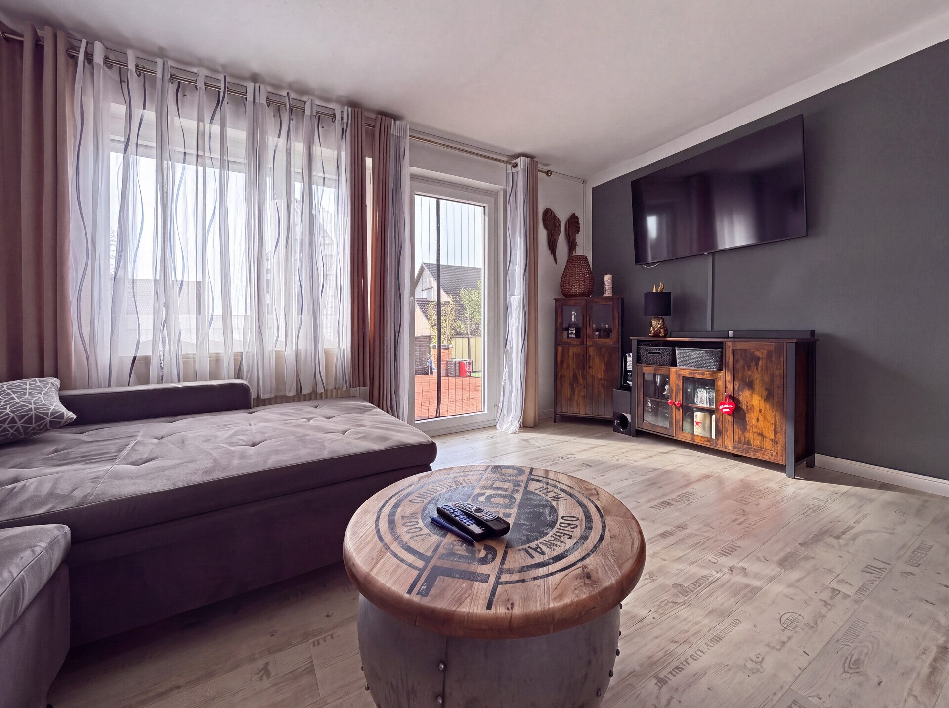 Immobilienangebot - Radolfzell am Bodensee - Alle - Nicht perfekt - dafür zum TOP-Preis.
5 Zimmer auf 100 m². Echtes Traum-
Grundstück. Eigene Garage.