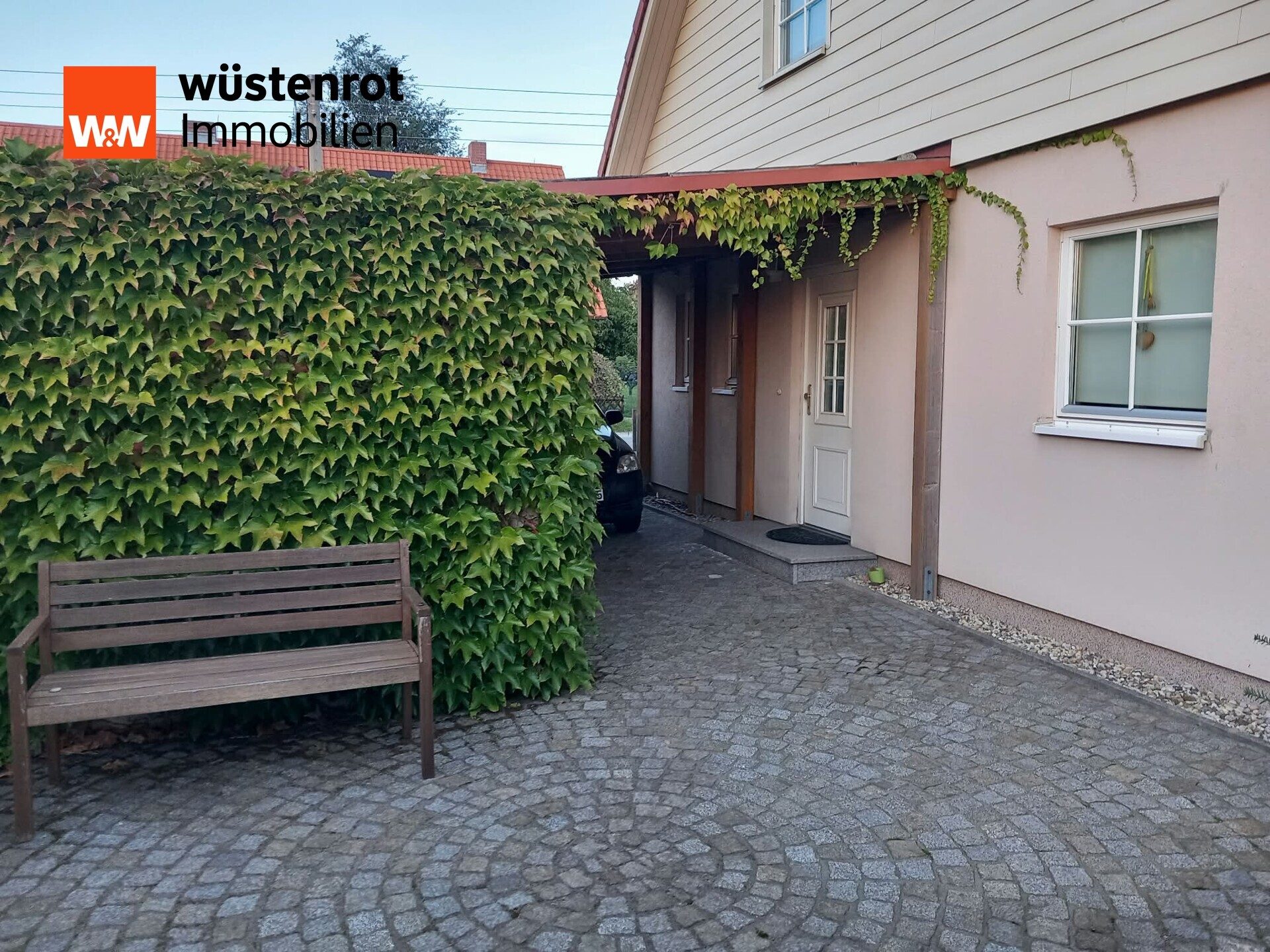 Immobilienangebot - Neschwitz - Alle - Gepflegtes Einfamilienhaus mit Nebengebäude in Neschwitz