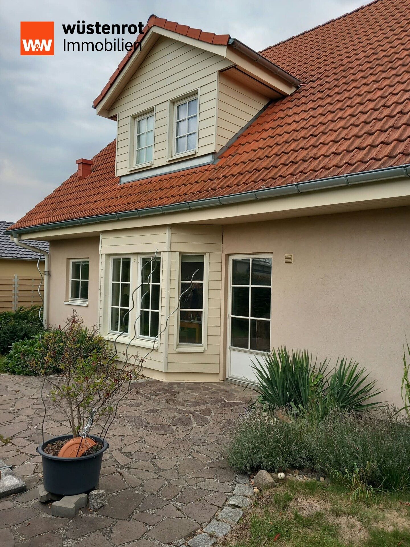 Immobilienangebot - Neschwitz - Alle - Gepflegtes Einfamilienhaus mit Nebengebäude in Neschwitz