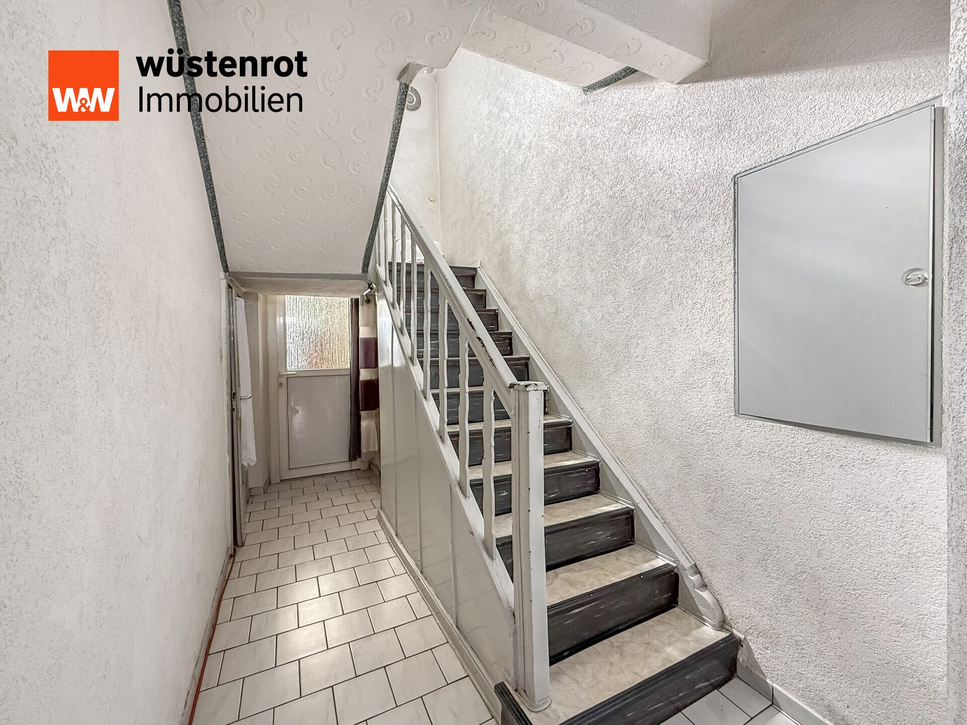 Immobilienangebot - Wallerfangen - Alle - Reihenmittelhaus im Ortskern von Wallerfangen mit ca. 188 m² Wohnfläche und Entwicklungspotenzial