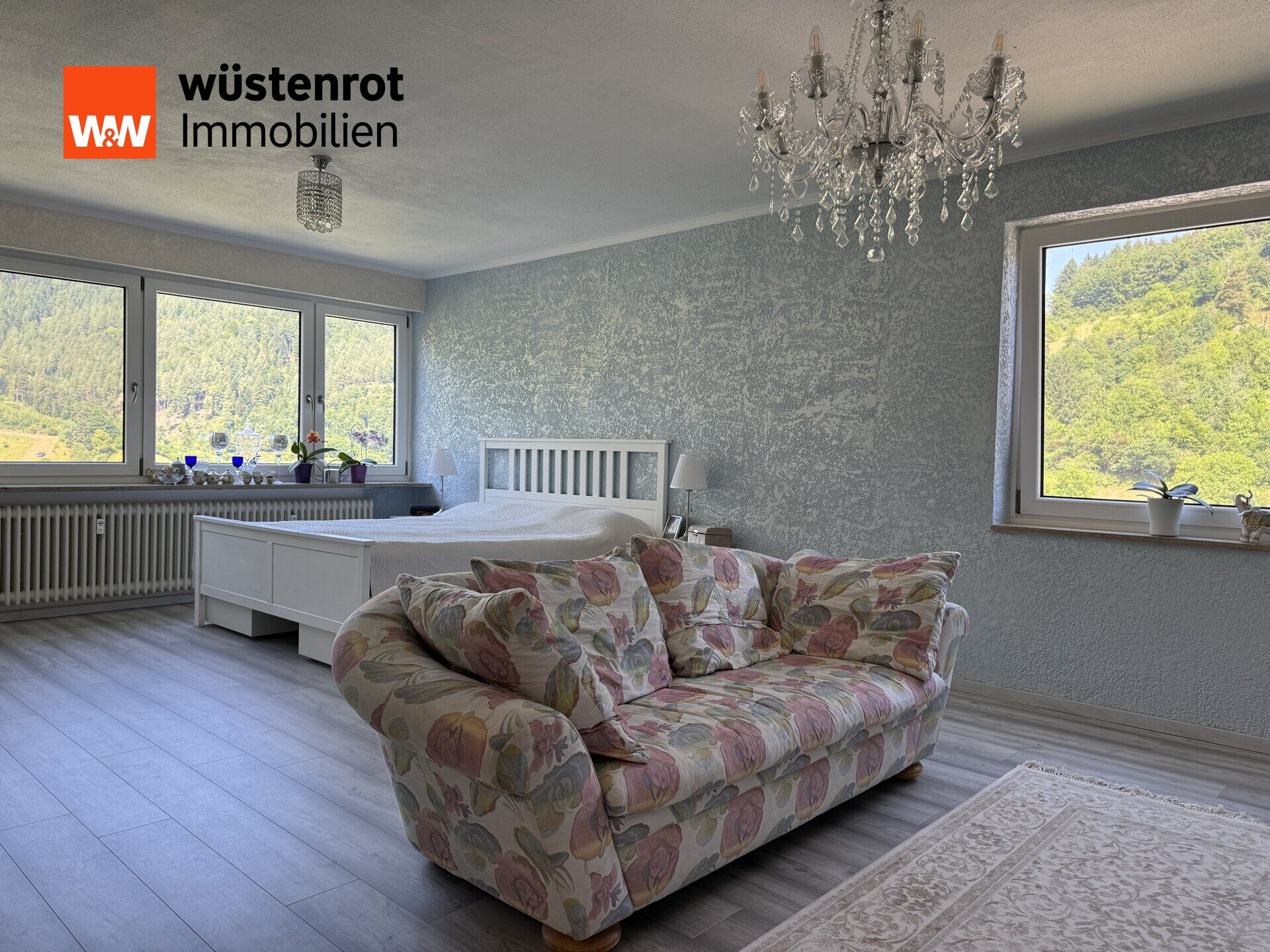 Immobilienangebot - Hornberg - Alle - Wohnen mit Weitblick – Großzügige 3-Zimmer-Wohnung mit Terrasse und Garage
