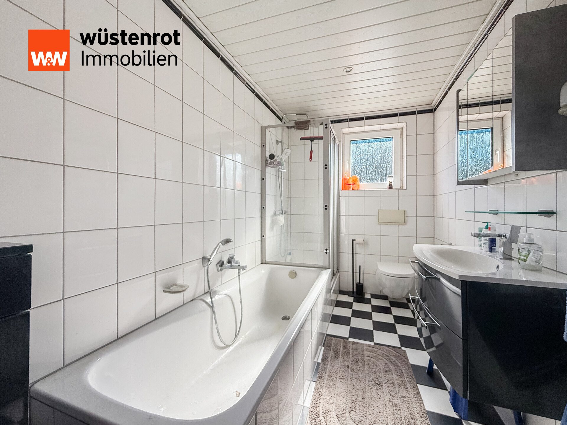 Immobilienangebot - Sankt Ingbert / Rentrisch - Alle - Viel Platz für Generationen – gepflegtes Einfamilienhaus mit Einliegerwohnung, Garten und PV