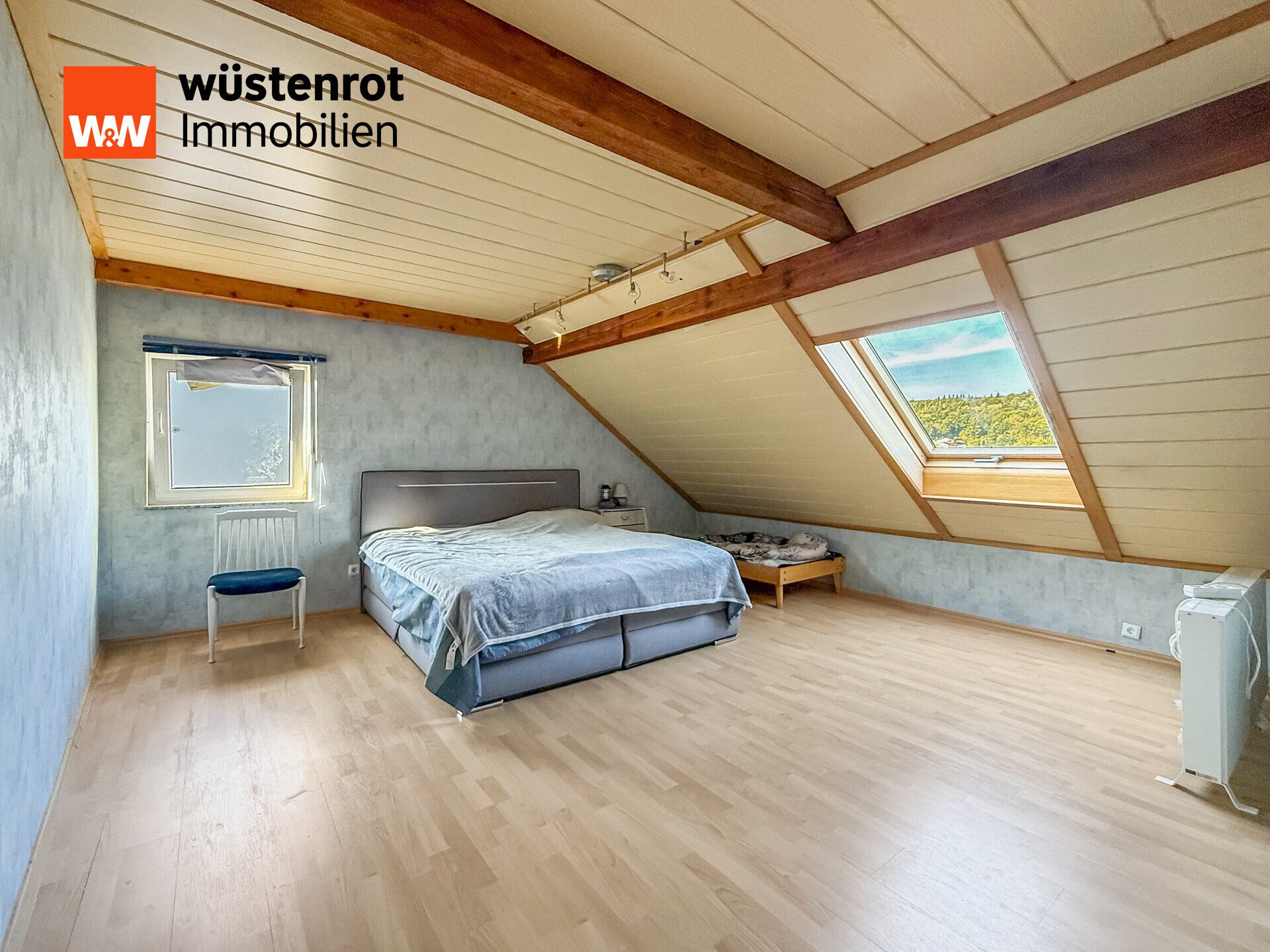 Immobilienangebot - Sankt Ingbert / Rentrisch - Alle - Viel Platz für Generationen – gepflegtes Einfamilienhaus mit Einliegerwohnung, Garten und PV