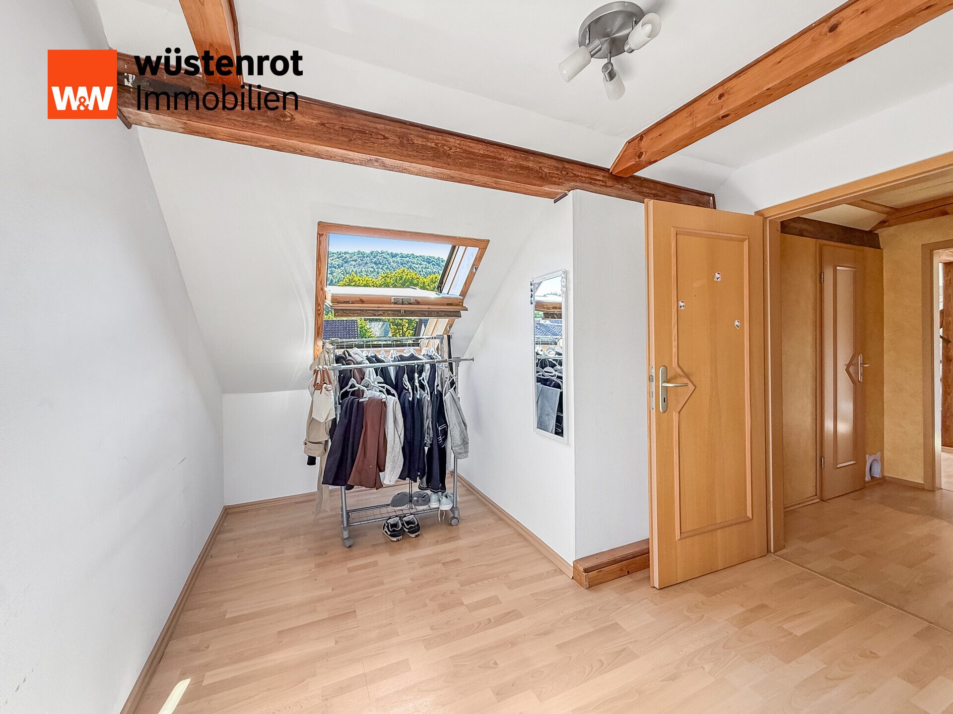 Immobilienangebot - Sankt Ingbert / Rentrisch - Alle - Viel Platz für Generationen – gepflegtes Einfamilienhaus mit Einliegerwohnung, Garten und PV