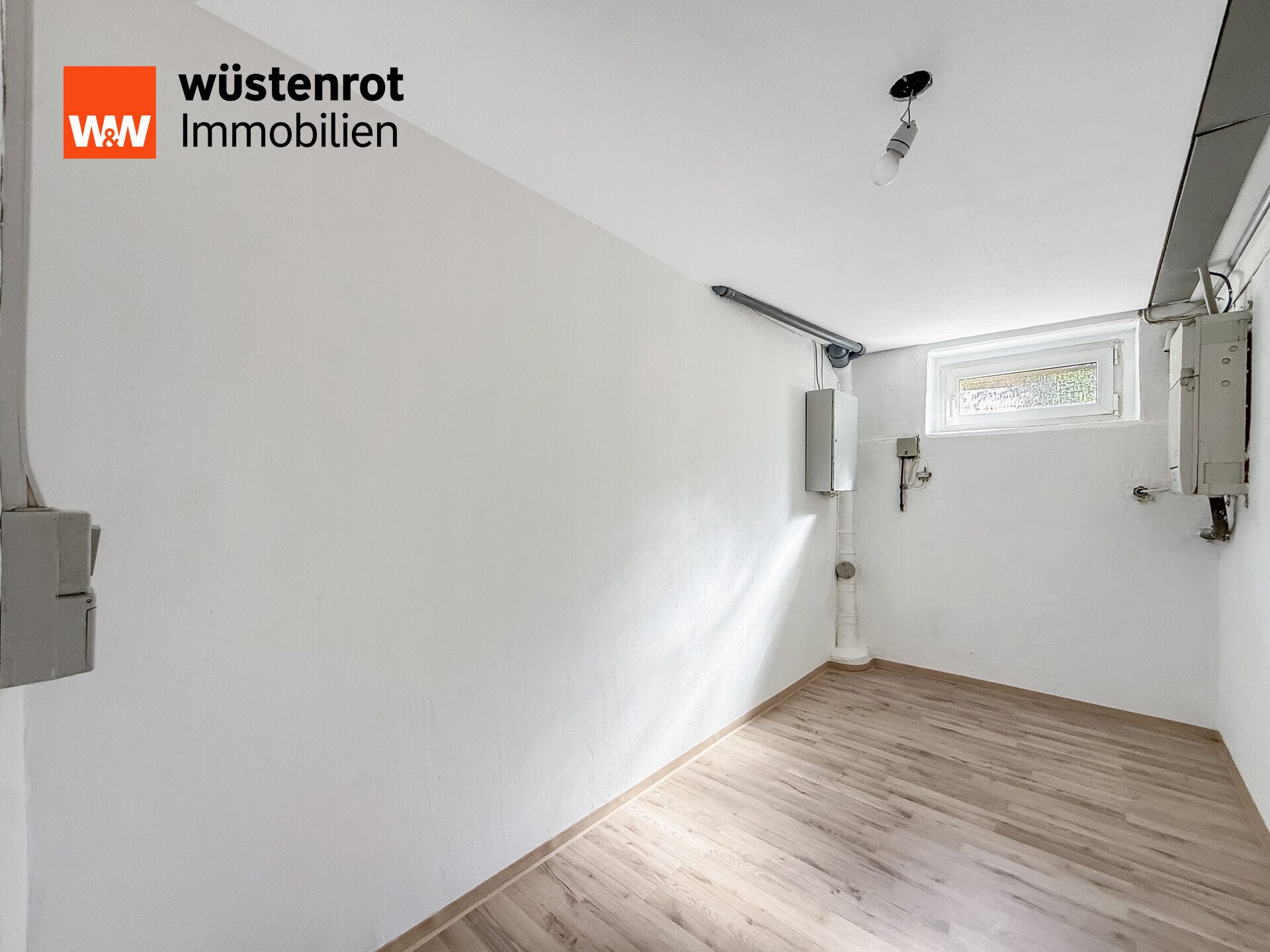 Immobilienangebot - Sankt Ingbert / Rentrisch - Alle - Viel Platz für Generationen – gepflegtes Einfamilienhaus mit Einliegerwohnung, Garten und PV