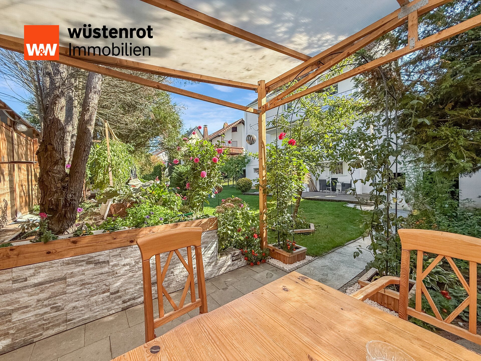 Immobilienangebot - Sankt Ingbert / Rentrisch - Alle - Viel Platz für Generationen – gepflegtes Einfamilienhaus mit Einliegerwohnung, Garten und PV