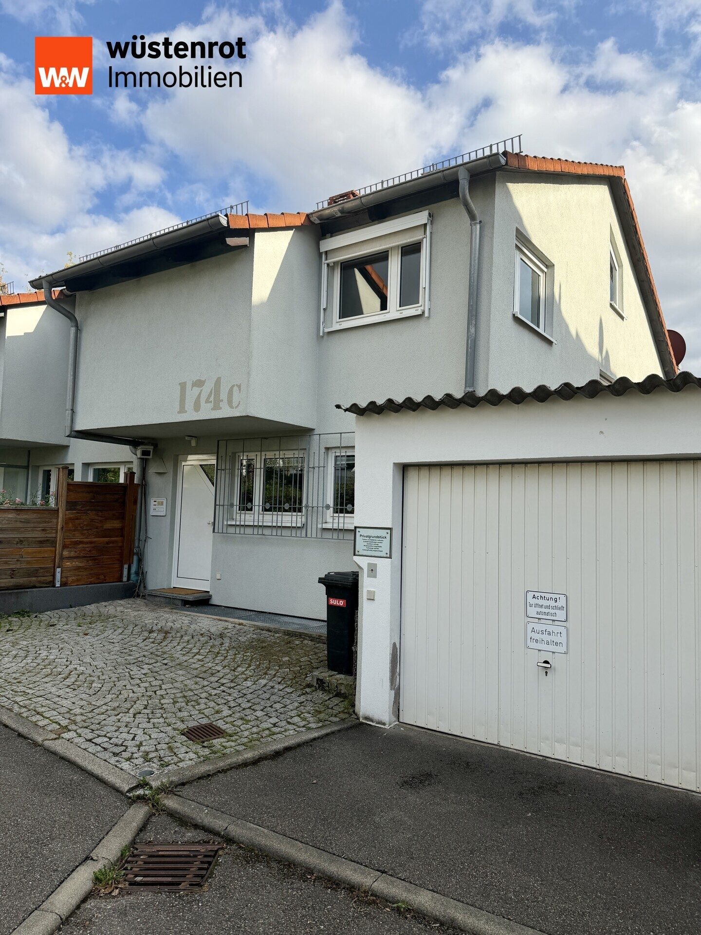 Immobilienangebot - Stuttgart Vaihingen - Alle - Architekten-Reiheneckhaus im Dachswald – hochwertige Ausstattung, große Terrasse und Garage