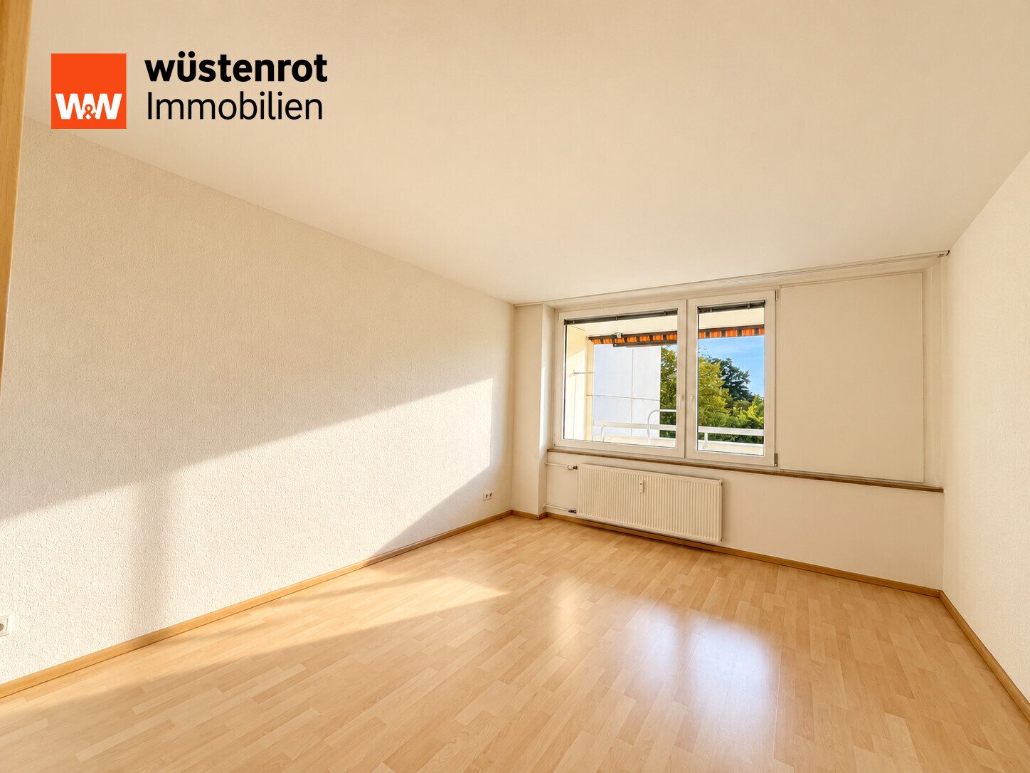 Immobilienangebot - Nürtingen - Alle - Renovierte 3-Zimmer-Wohnung mit zwei Balkonen, Aufzug, Garage und BARRIEREFREI!!