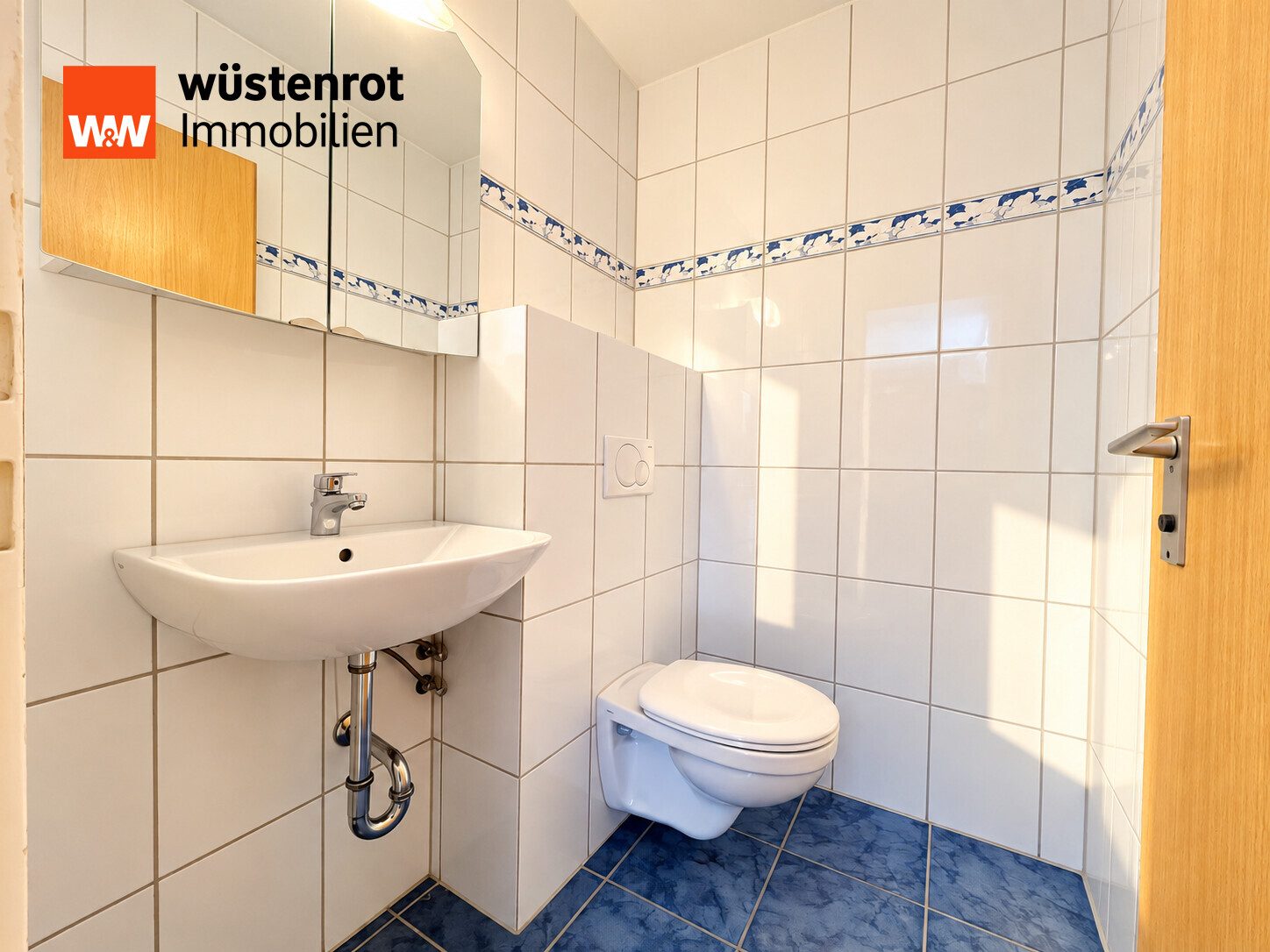 Immobilienangebot - Nürtingen - Alle - Renovierte 3-Zimmer-Wohnung mit zwei Balkonen, Aufzug, Garage und BARRIEREFREI!!