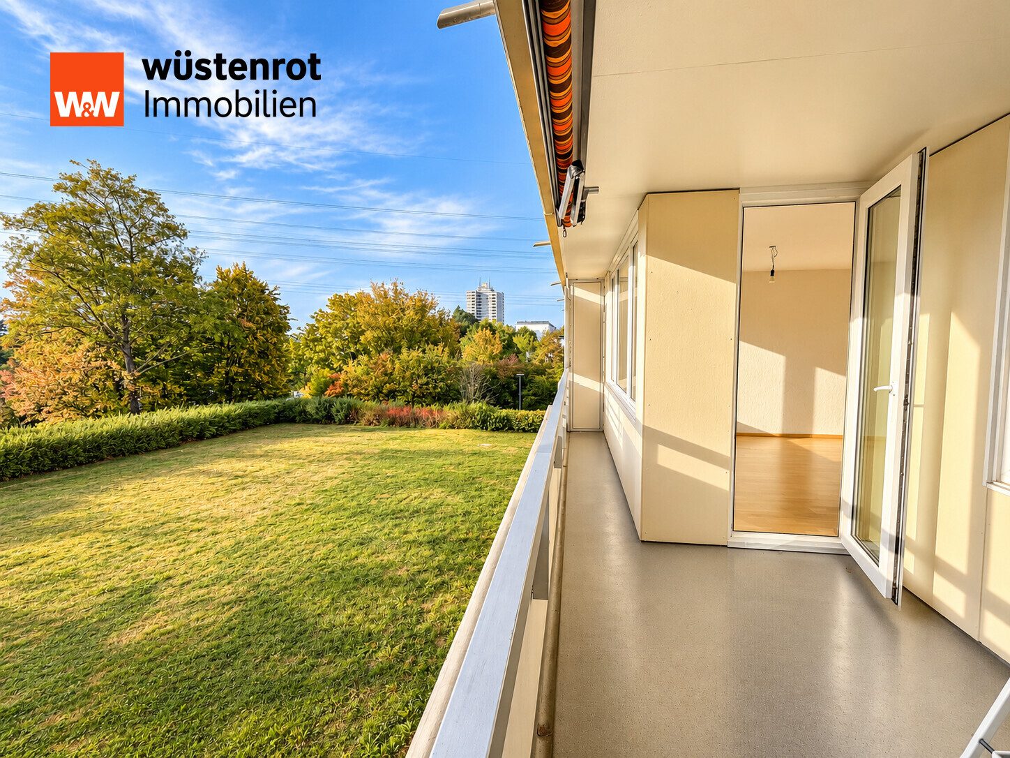 Immobilienangebot - Nürtingen - Alle - Renovierte 3-Zimmer-Wohnung mit zwei Balkonen, Aufzug, Garage und BARRIEREFREI!!