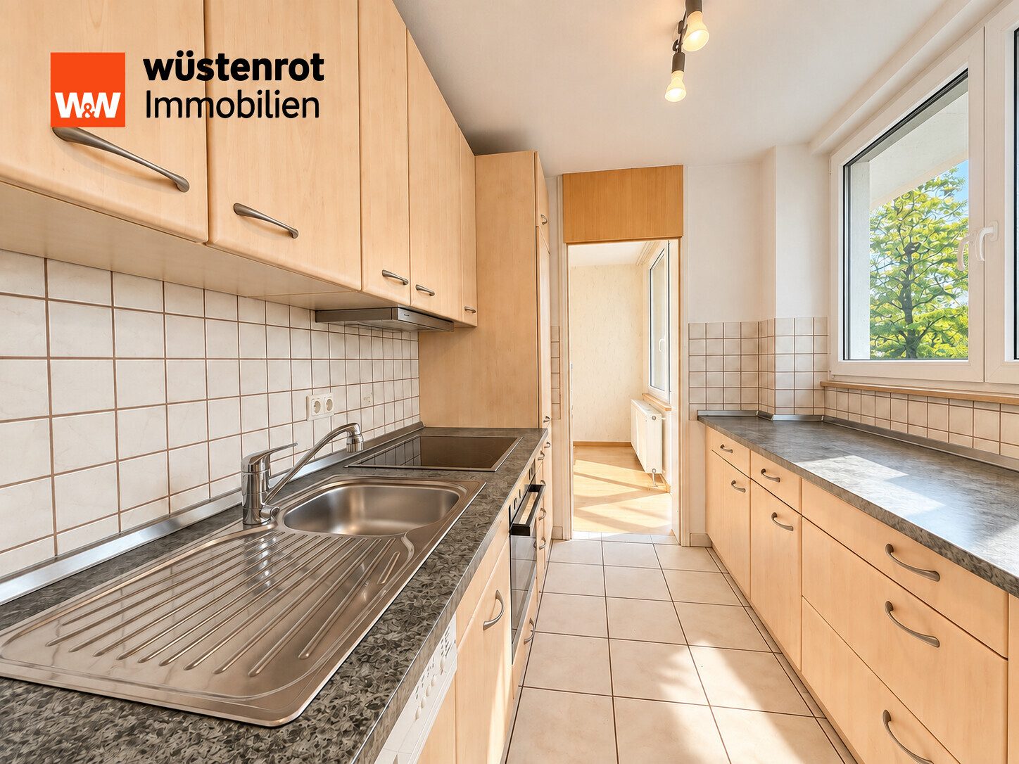 Immobilienangebot - Nürtingen - Alle - Renovierte 3-Zimmer-Wohnung mit zwei Balkonen, Aufzug, Garage und BARRIEREFREI!!