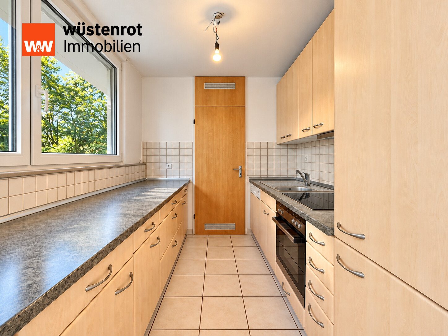 Immobilienangebot - Nürtingen - Alle - Renovierte 3-Zimmer-Wohnung mit zwei Balkonen, Aufzug, Garage und BARRIEREFREI!!