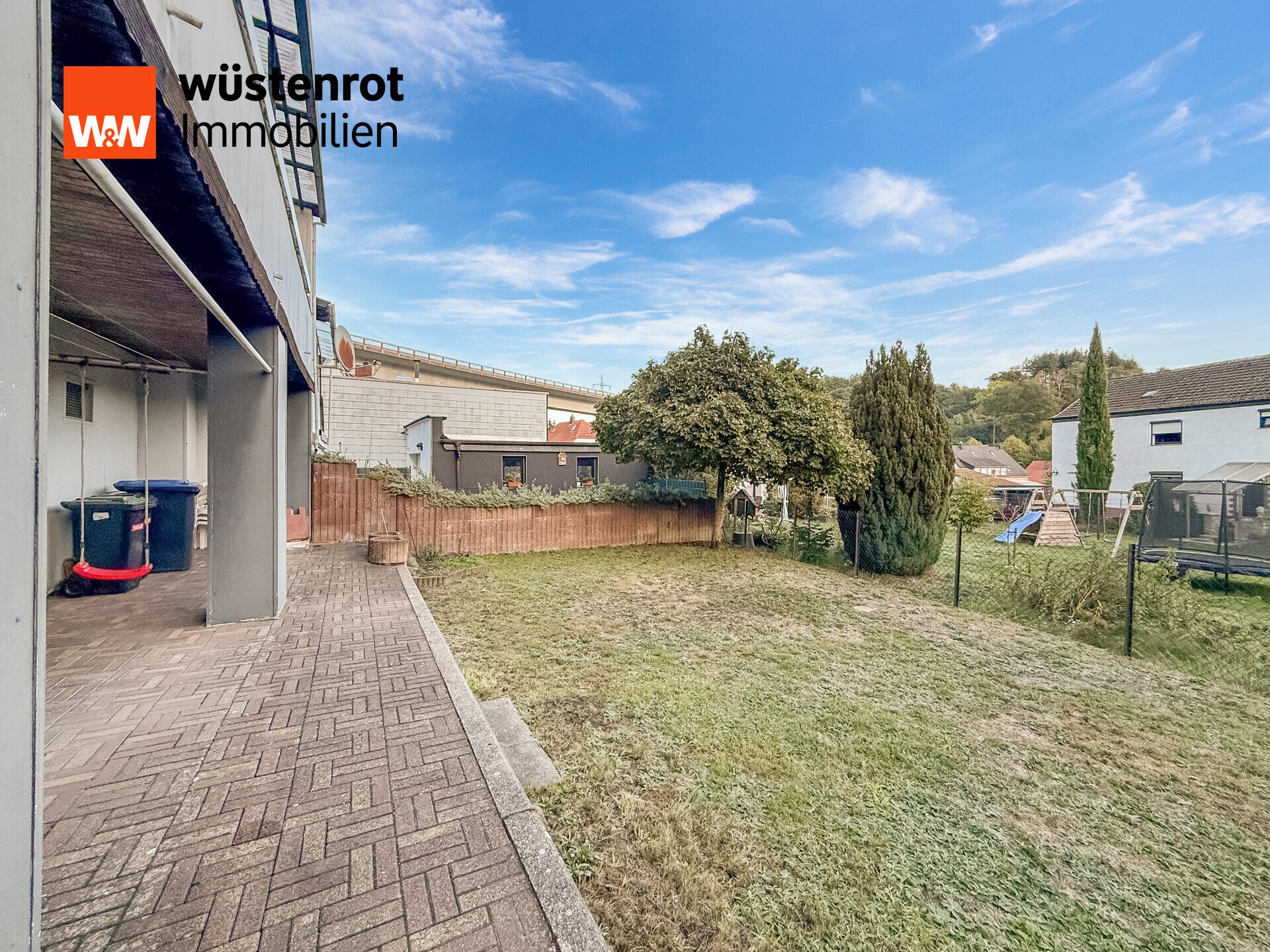 Immobilienangebot - Sankt Ingbert / Rentrisch - Alle - Platz für die ganze Familie – Doppelhaushälfte mit 8 Zimmern und Balkon in St. Ingbert-Rentrisch