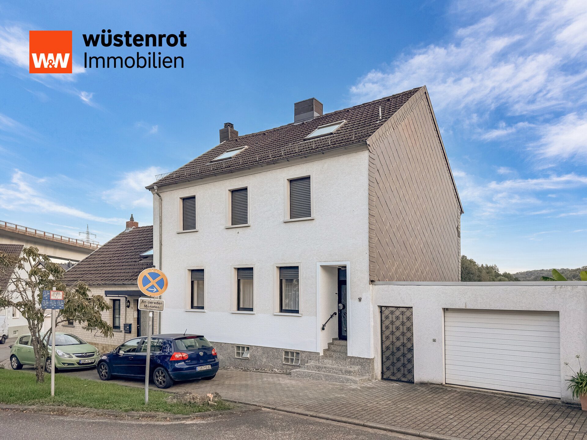 Immobilienangebot - Sankt Ingbert / Rentrisch - Alle - Platz für die ganze Familie – Doppelhaushälfte mit 8 Zimmern und Balkon in St. Ingbert-Rentrisch