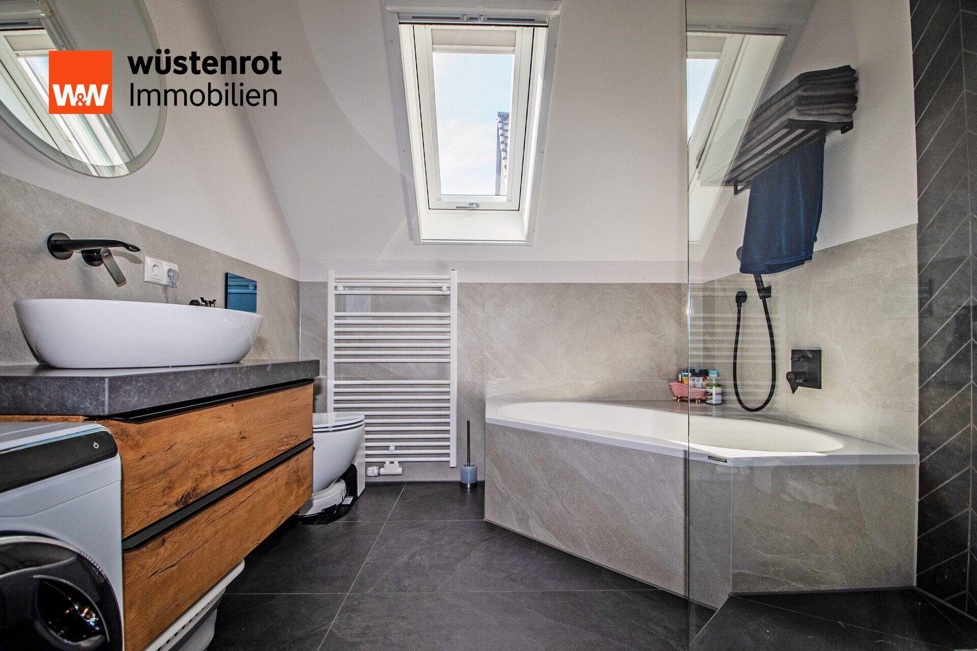 Immobilienangebot - Wertheim / Sonderriet - Alle - Zwei Häuser – ein Zuhause! Modernisiertes Wohnensemble mit Ausbaupotenzial