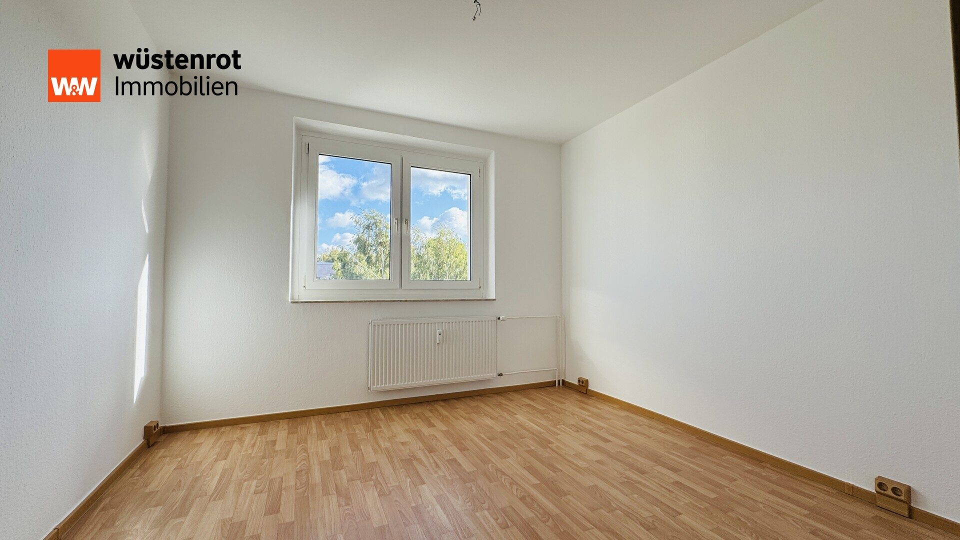 Immobilienangebot - Stralsund / Knieper West - Alle - Anfragestop!  Frisch renoviert mit Balkon – Ihr neues Zuhause zum attraktiven Mietpreis!