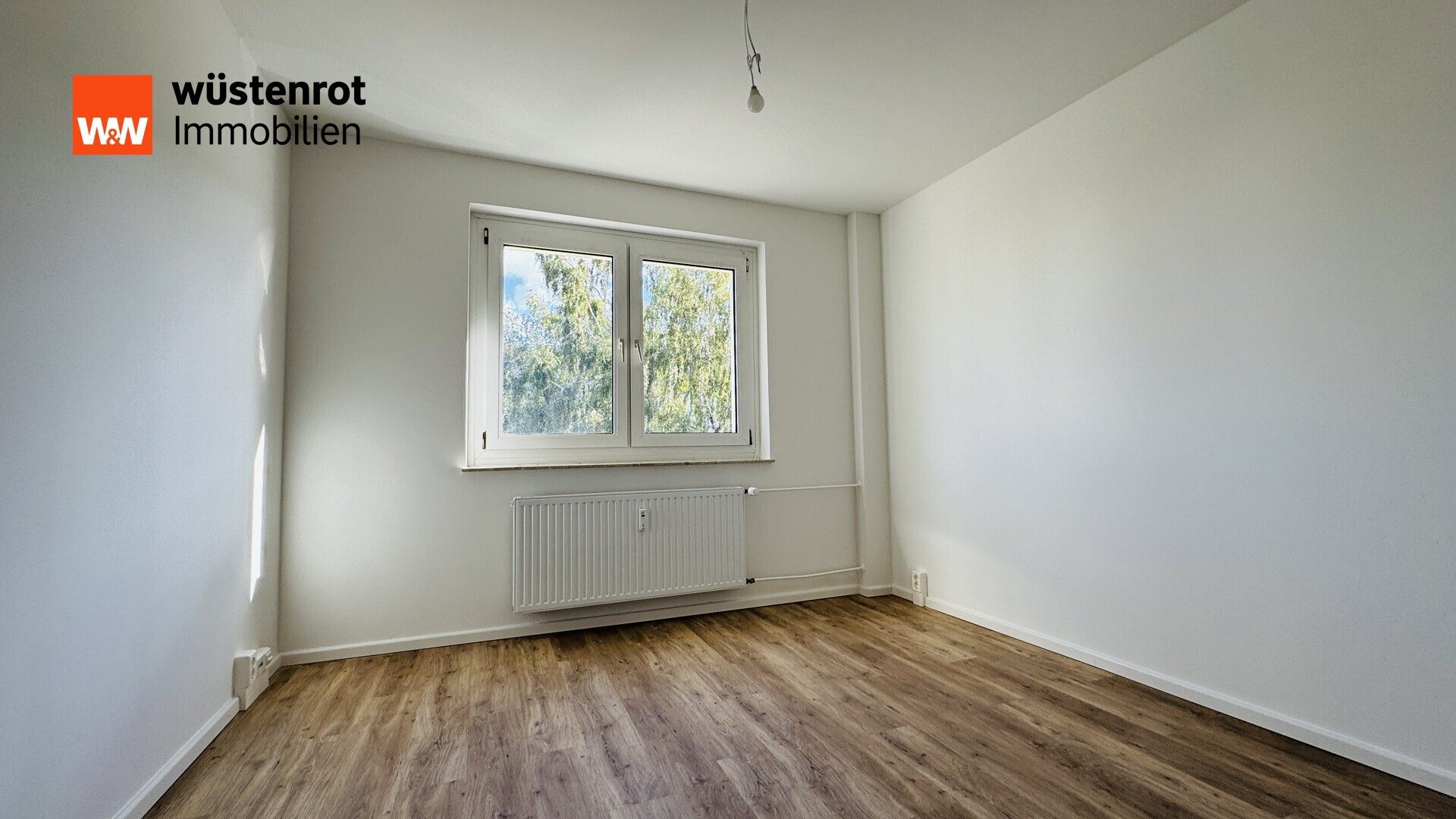 Immobilienangebot - Stralsund / Knieper West - Alle - Frisch modernisiert, mit Balkon und moderner Ausstattung – Ihr neues Zuhause in Stralsund!
