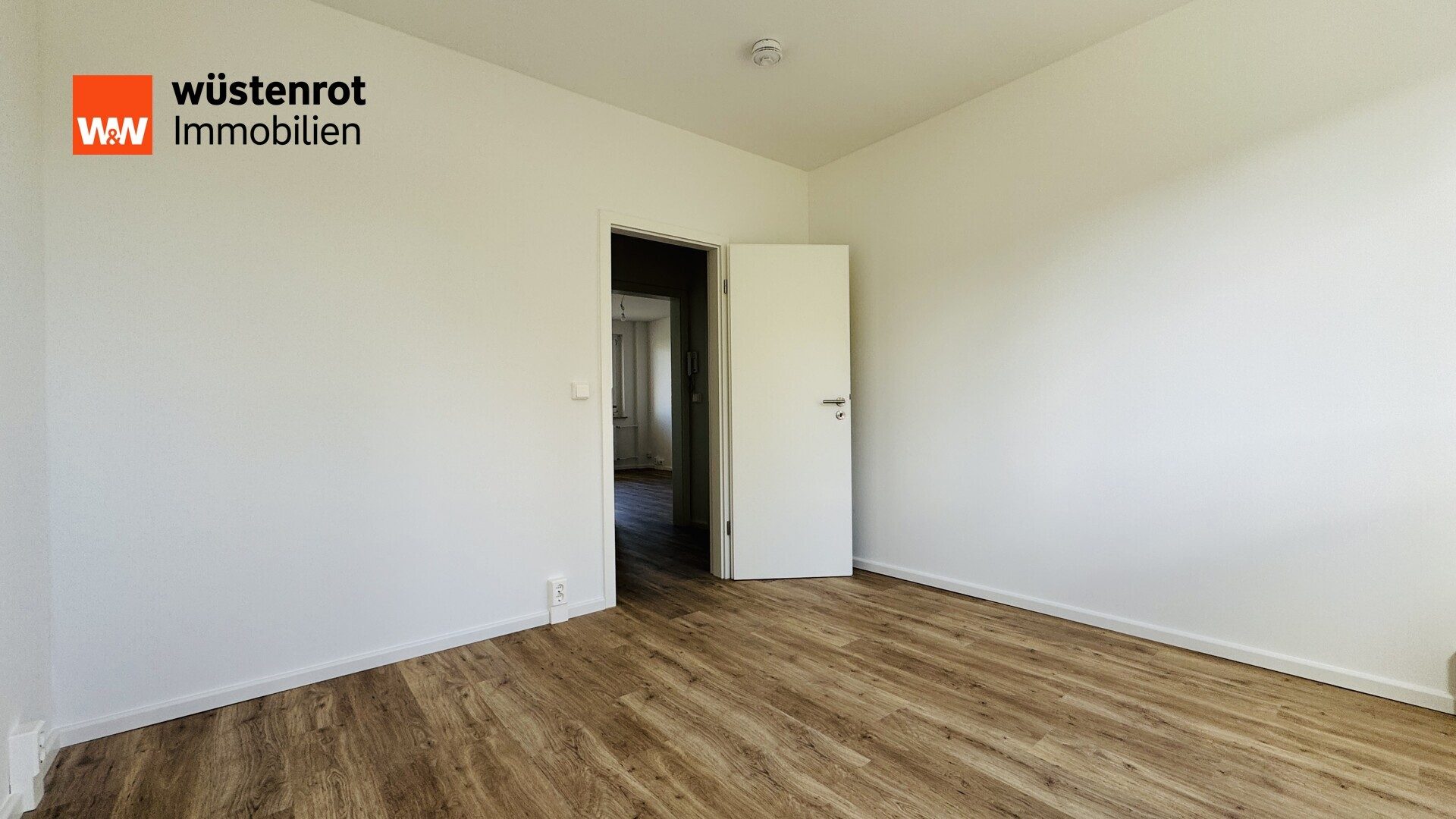 Immobilienangebot - Stralsund / Knieper West - Alle - Frisch modernisiert, mit Balkon und moderner Ausstattung – Ihr neues Zuhause in Stralsund!
