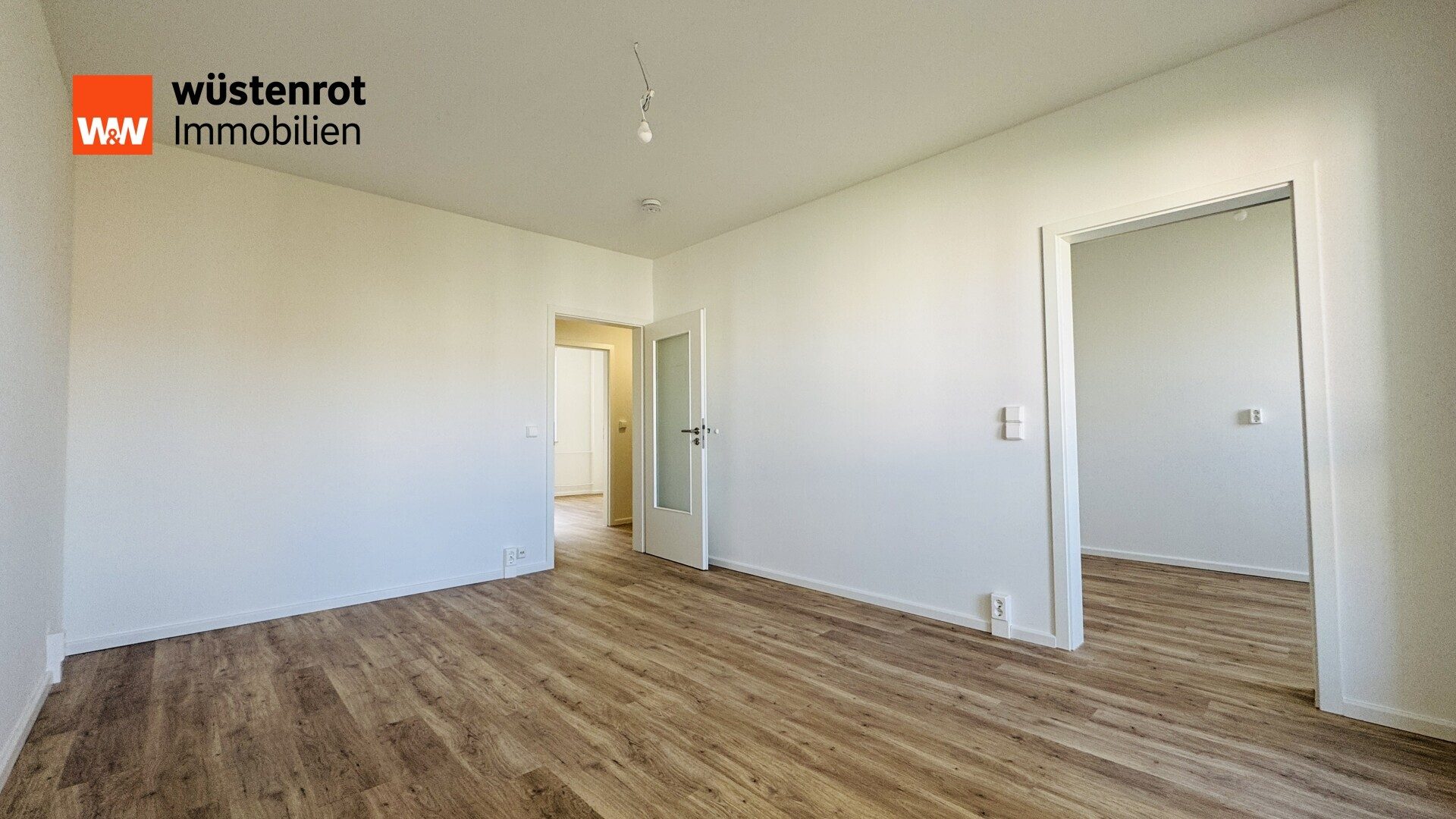 Immobilienangebot - Stralsund / Knieper West - Alle - Frisch modernisiert, mit Balkon und moderner Ausstattung – Ihr neues Zuhause in Stralsund!