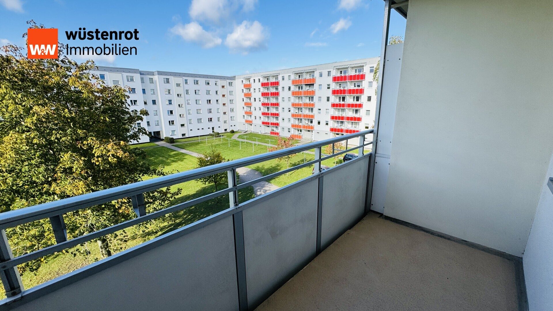 Immobilienangebot - Stralsund / Knieper West - Alle - Frisch modernisiert, mit Balkon und moderner Ausstattung – Ihr neues Zuhause in Stralsund!