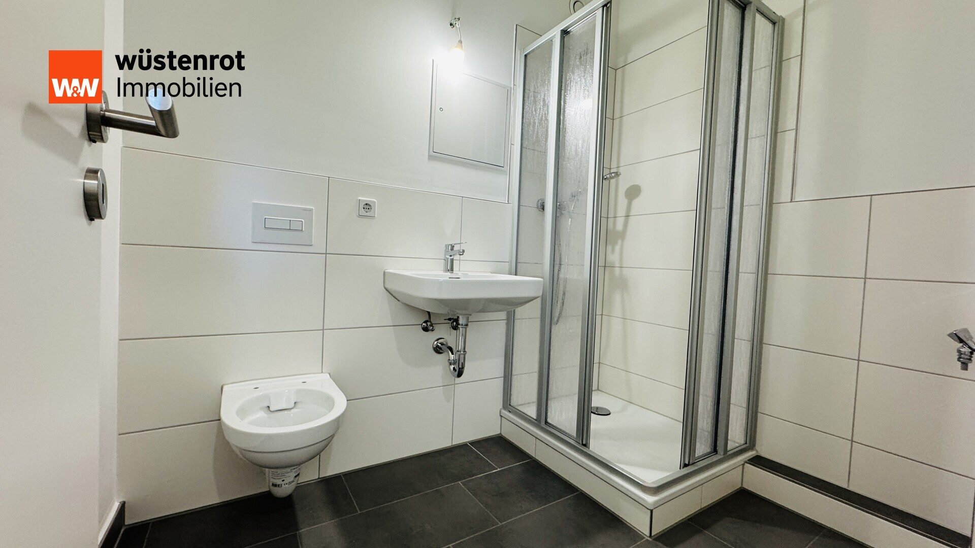 Immobilienangebot - Stralsund / Knieper West - Alle - Anfragestop!  Frisch modernisiert mit Balkon und zeitgemäßer Ausstattung