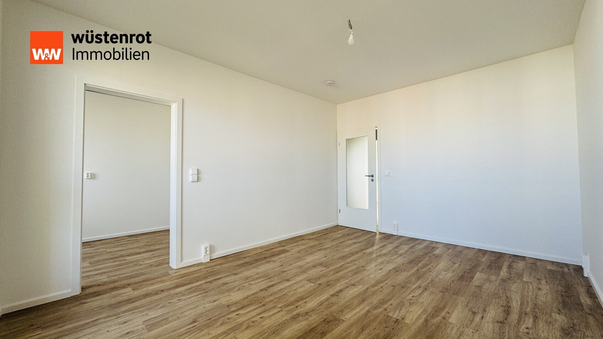 Immobilienangebot - Stralsund / Knieper West - Alle - Anfragestop!  Frisch modernisiert mit Balkon und zeitgemäßer Ausstattung