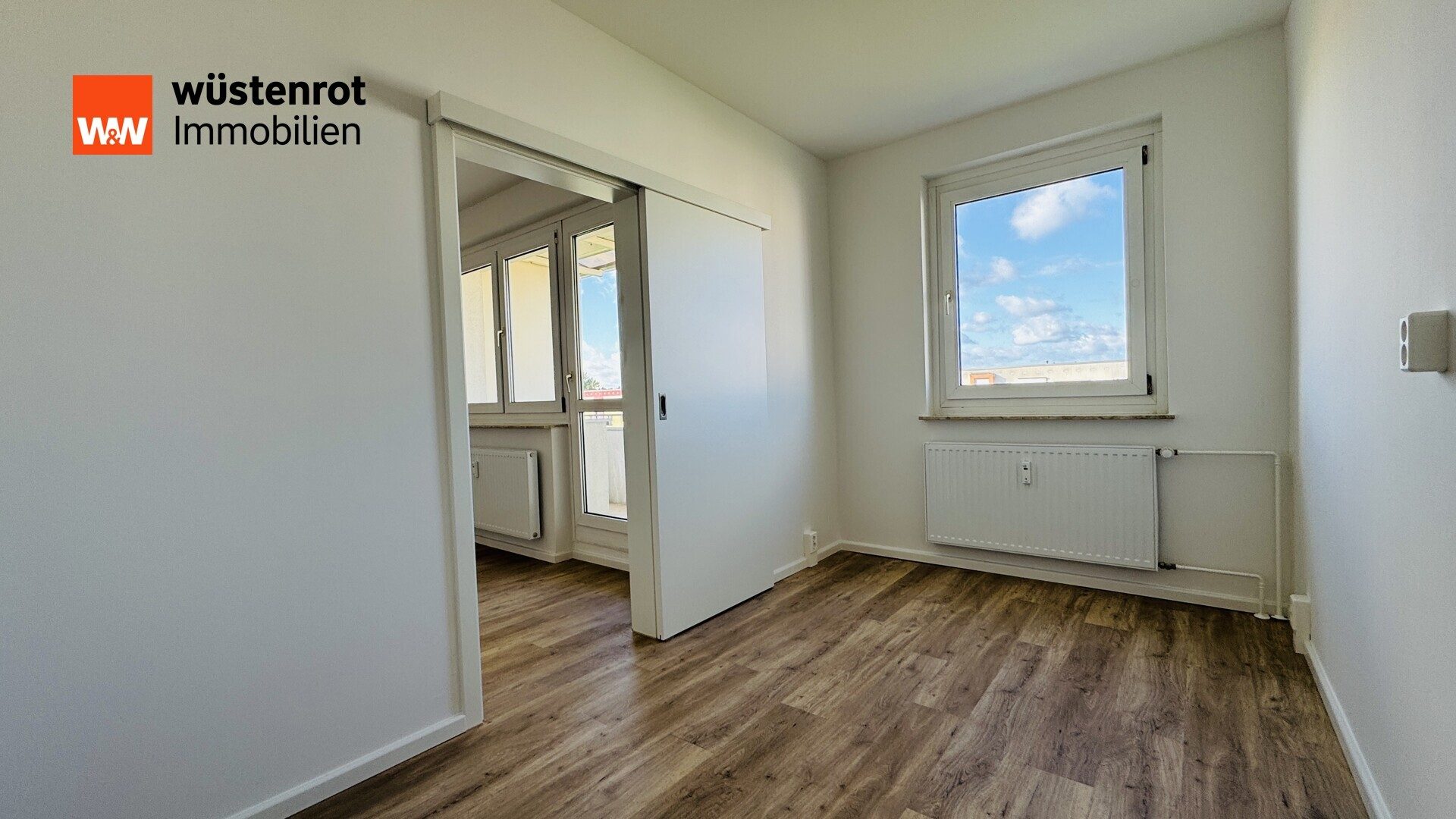 Immobilienangebot - Stralsund / Knieper West - Alle - Anfragestop!  Frisch modernisiert mit Balkon und zeitgemäßer Ausstattung