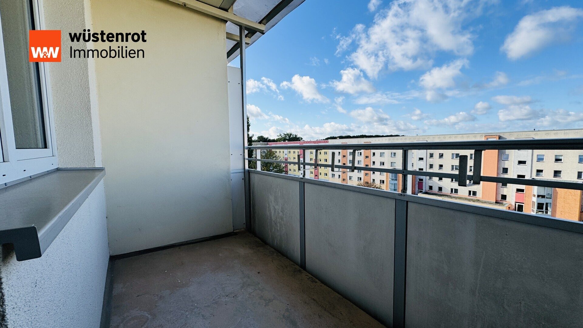 Immobilienangebot - Stralsund / Knieper West - Alle - Anfragestop!  Frisch modernisiert mit Balkon und zeitgemäßer Ausstattung