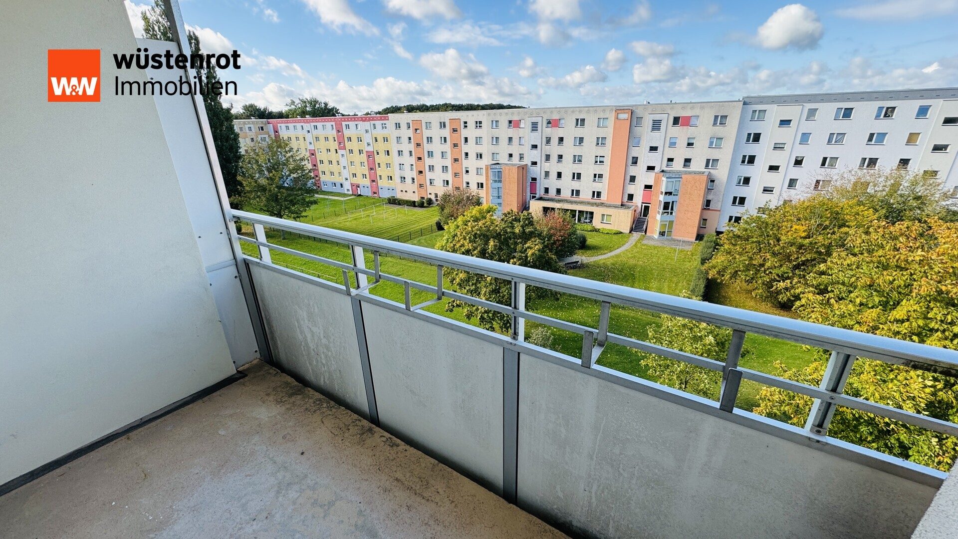 Immobilienangebot - Stralsund / Knieper West - Alle - Anfragestop!  Frisch modernisiert mit Balkon und zeitgemäßer Ausstattung