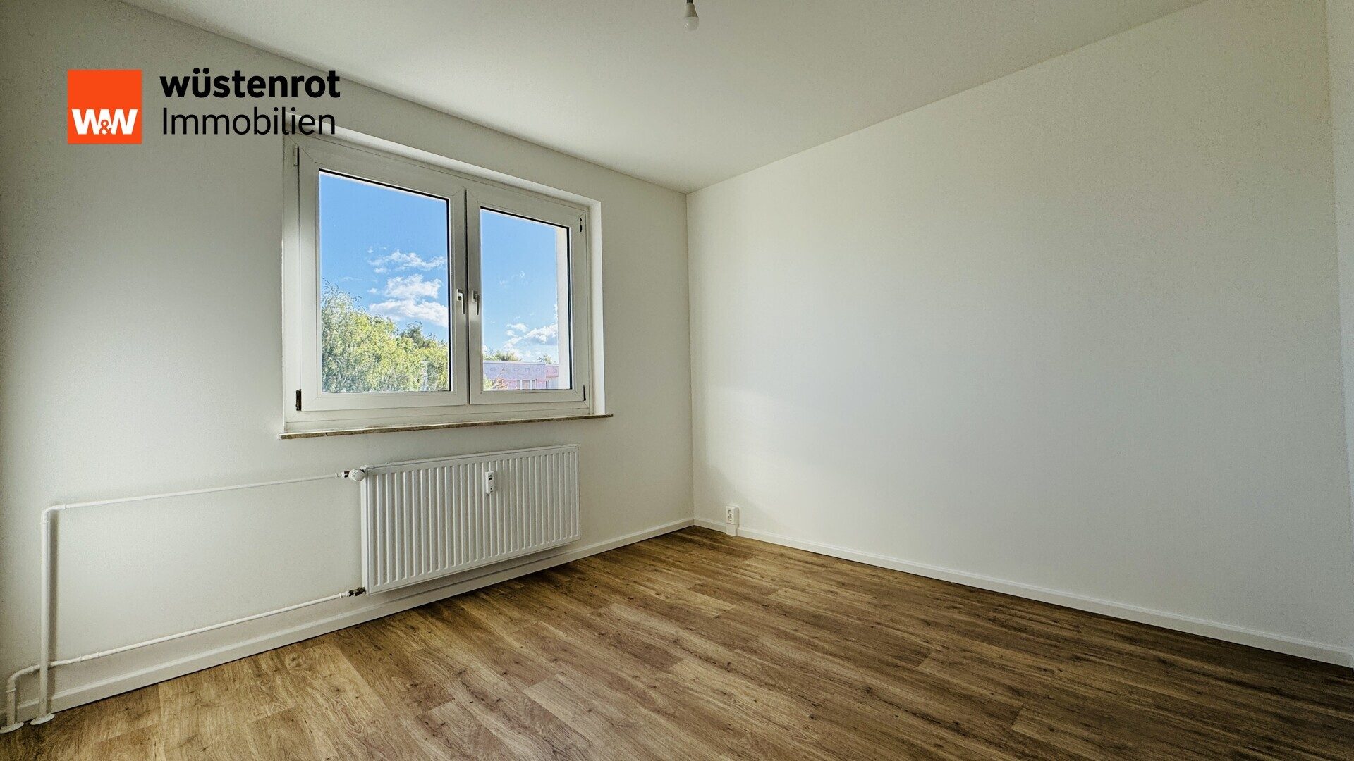 Immobilienangebot - Stralsund / Knieper West - Alle - Anfragestop!  Frisch modernisiert mit Balkon und zeitgemäßer Ausstattung
