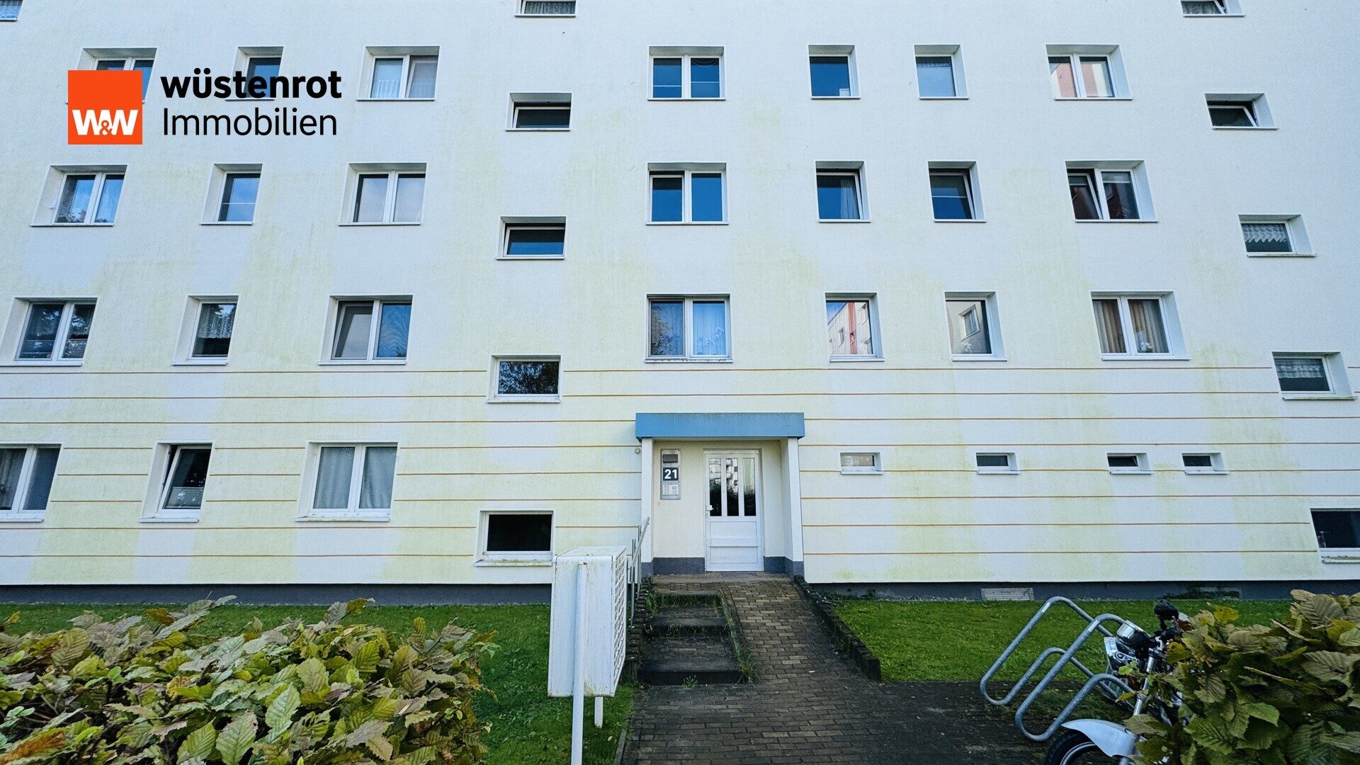 Immobilienangebot - Stralsund / Knieper West - Alle - Drei Zimmer, frisch renoviert und mit Balkon – Mehr Platz für Ihr neues Zuhause!