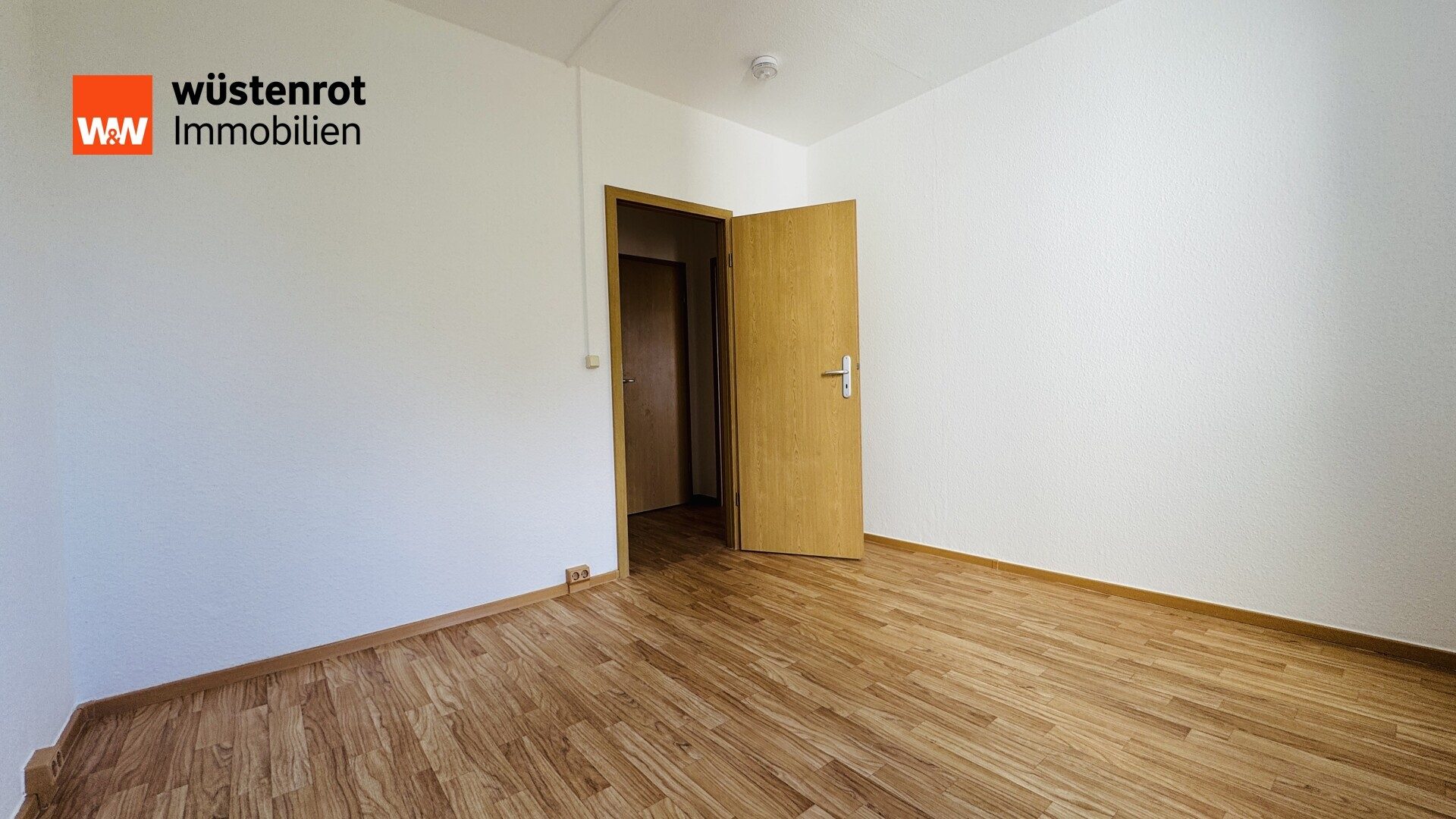 Immobilienangebot - Stralsund / Knieper West - Alle - Drei Zimmer, frisch renoviert und mit Balkon – Mehr Platz für Ihr neues Zuhause!