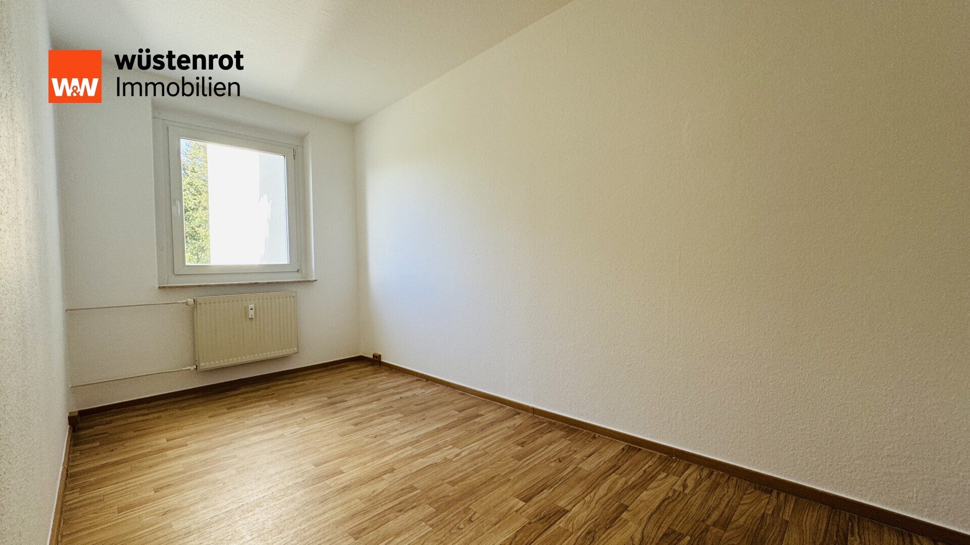 Immobilienangebot - Stralsund / Knieper West - Alle - Drei Zimmer, frisch renoviert und mit Balkon – Mehr Platz für Ihr neues Zuhause!