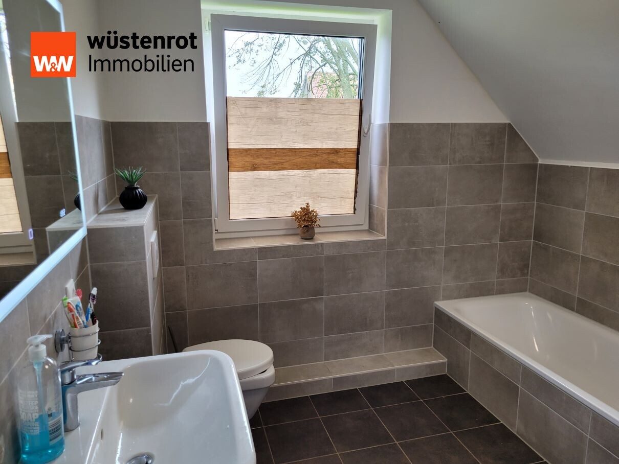 Immobilienangebot - Erfde / Scheppern - Alle - Hochwertiges Niedrigenergie-Effizienzhaus EEFKl A+ in der Nähe der Eider
