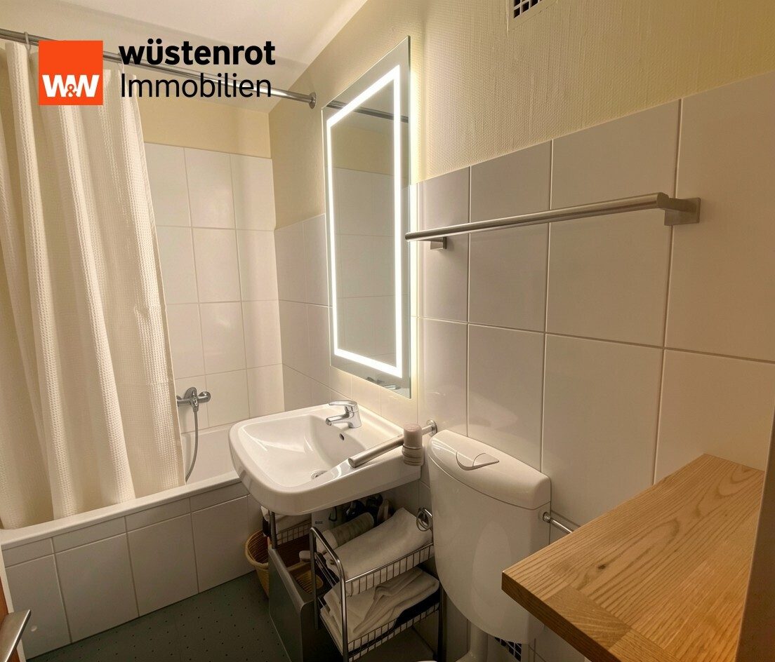 Minimale KI-generierte Visualisierung zur Schützung der Privastphäre des Mieters Immobilienangebot - Düsseldorf - Alle - Einmalige Kapitalanlage! Ruhige 3-Zimmer Dachgeschosswohnung mit großem Balkon in Flingern-Nord