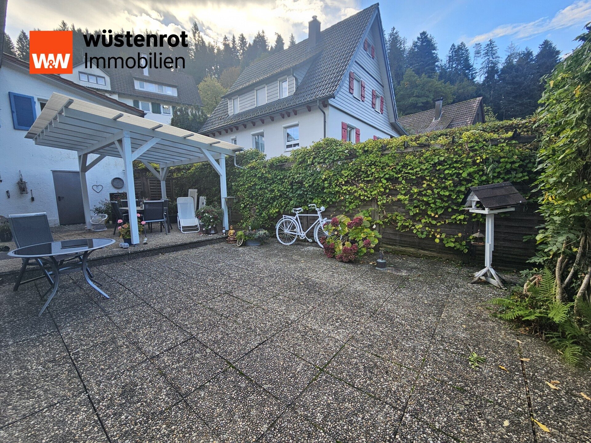 Immobilienangebot - Alpirsbach - Alle - Familienglück mit großem Garten und Garage in Alpirsbach