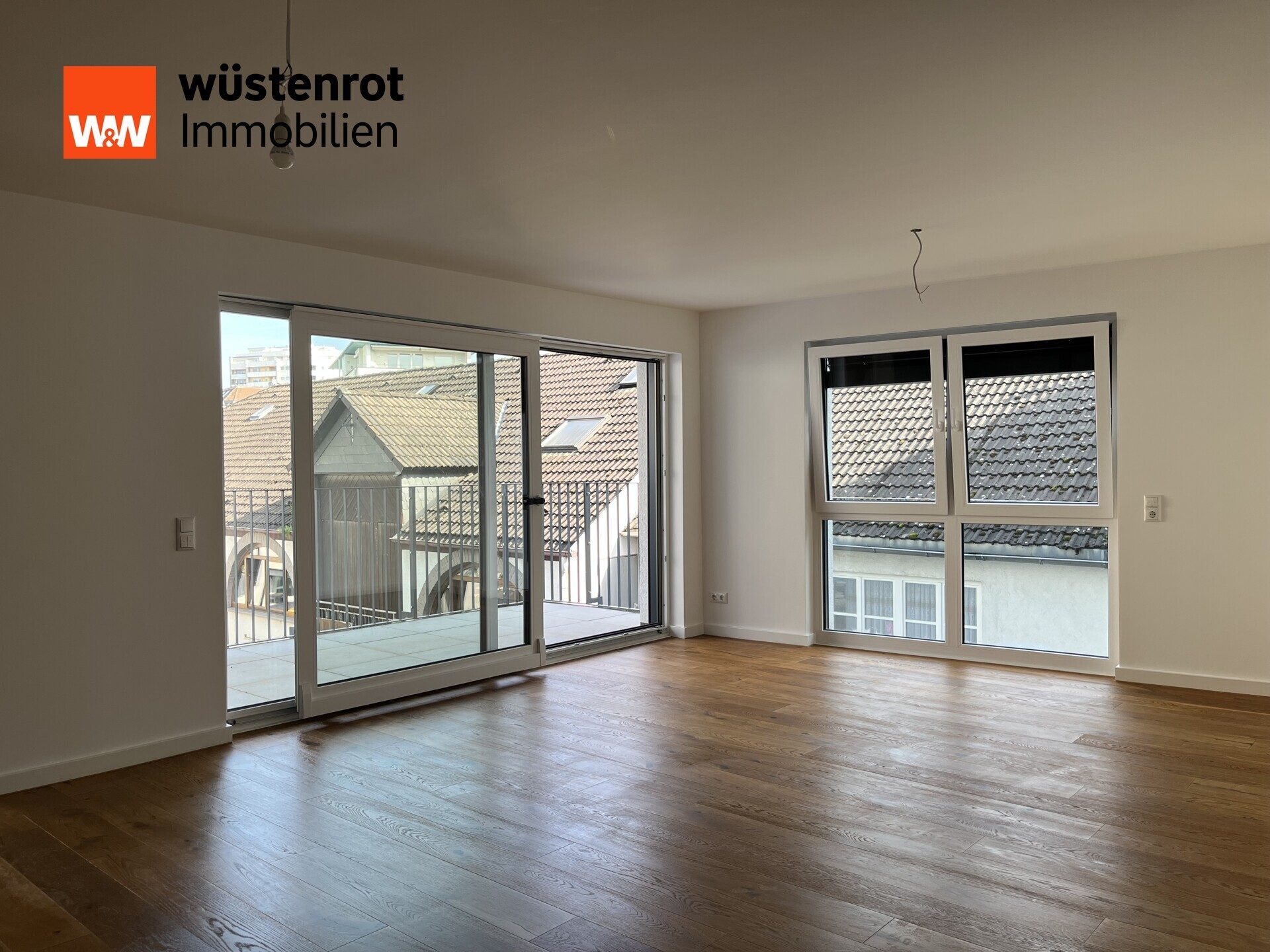Immobilienangebot - Oberursel - Alle - Erstbezug im KfW-40-Haus: Moderne 3-Zimmer-Wohnung mit Balkon und Terrasse I Fußbodenheiz. I Parkett
