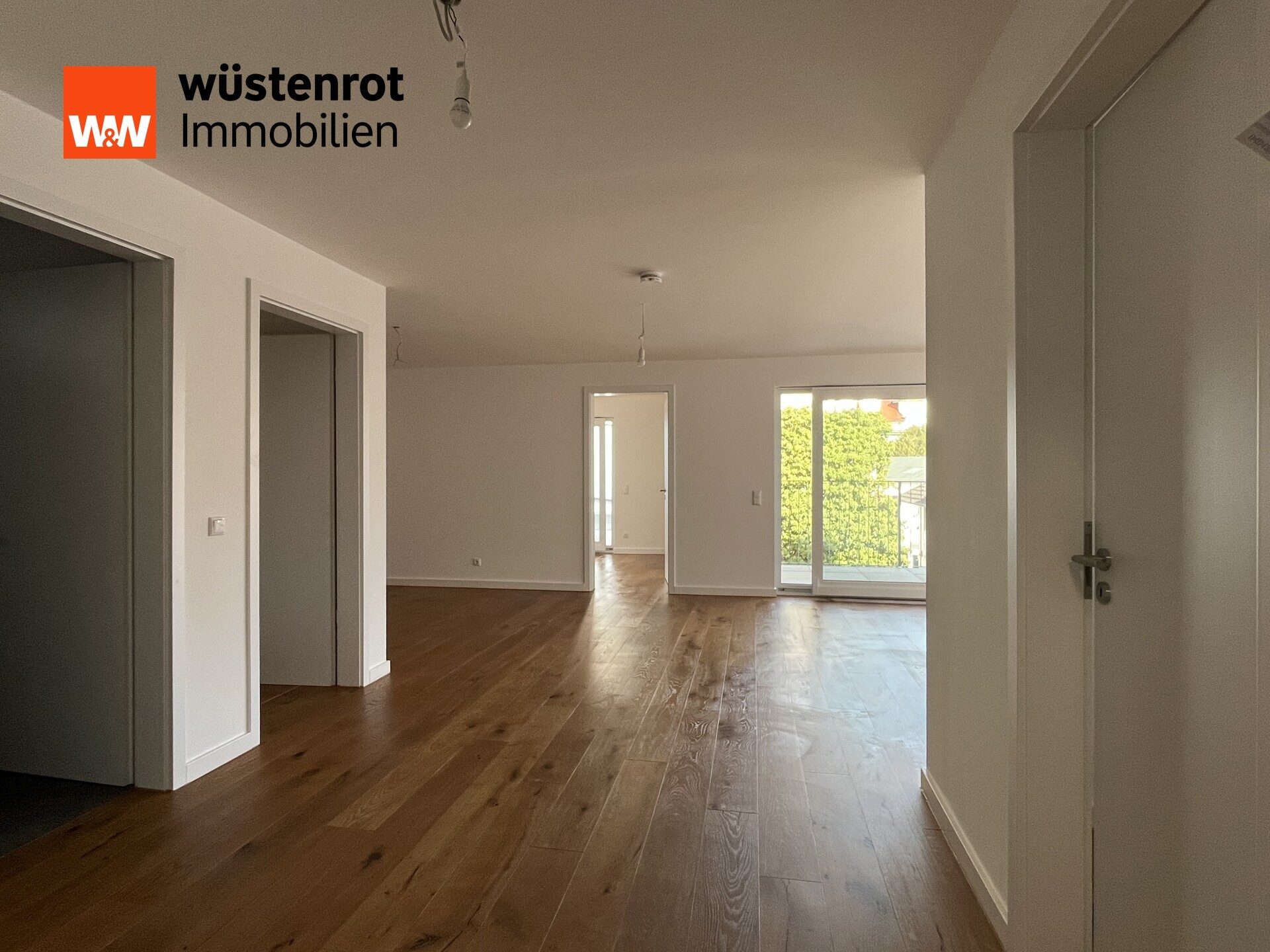 Immobilienangebot - Oberursel - Alle - Erstbezug im KfW-40-Haus: Moderne 3-Zimmer-Wohnung mit Balkon und Terrasse I Fußbodenheiz. I Parkett