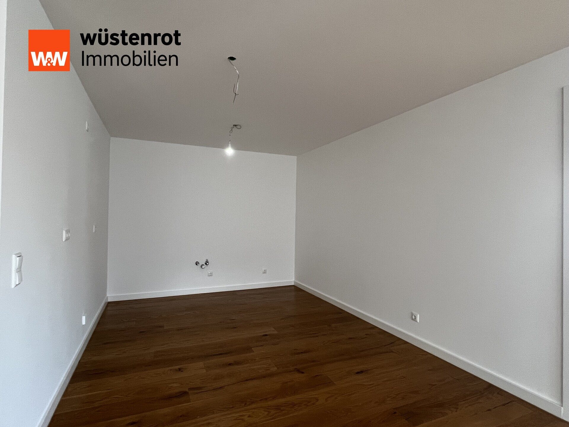 Immobilienangebot - Oberursel - Alle - Erstbezug im KfW-40-Haus: Moderne 3-Zimmer-Wohnung mit Balkon und Terrasse I Fußbodenheiz. I Parkett
