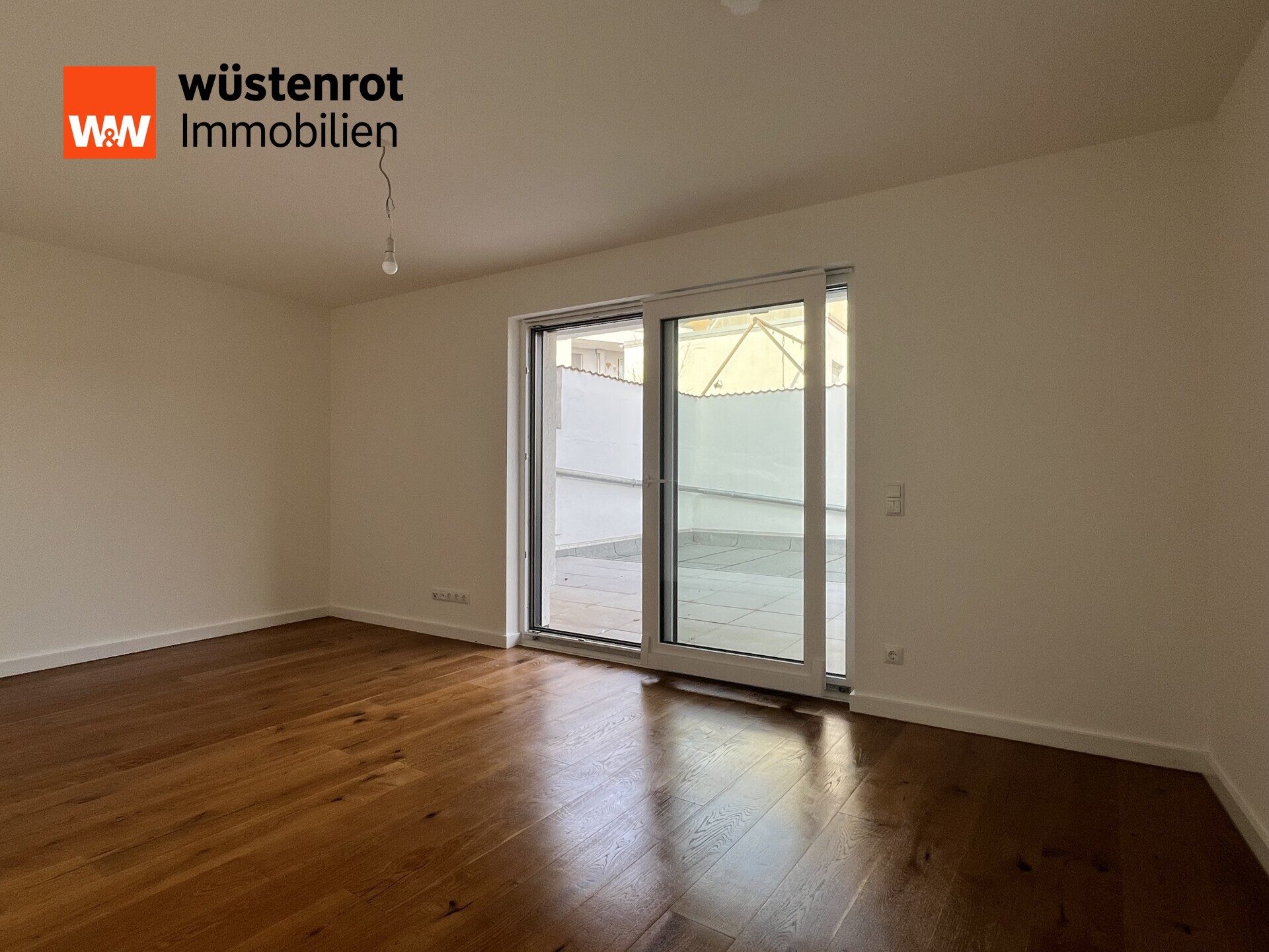 Immobilienangebot - Oberursel - Alle - Erstbezug im KfW-40-Haus: Moderne 3-Zimmer-Wohnung mit Balkon und Terrasse I Fußbodenheiz. I Parkett