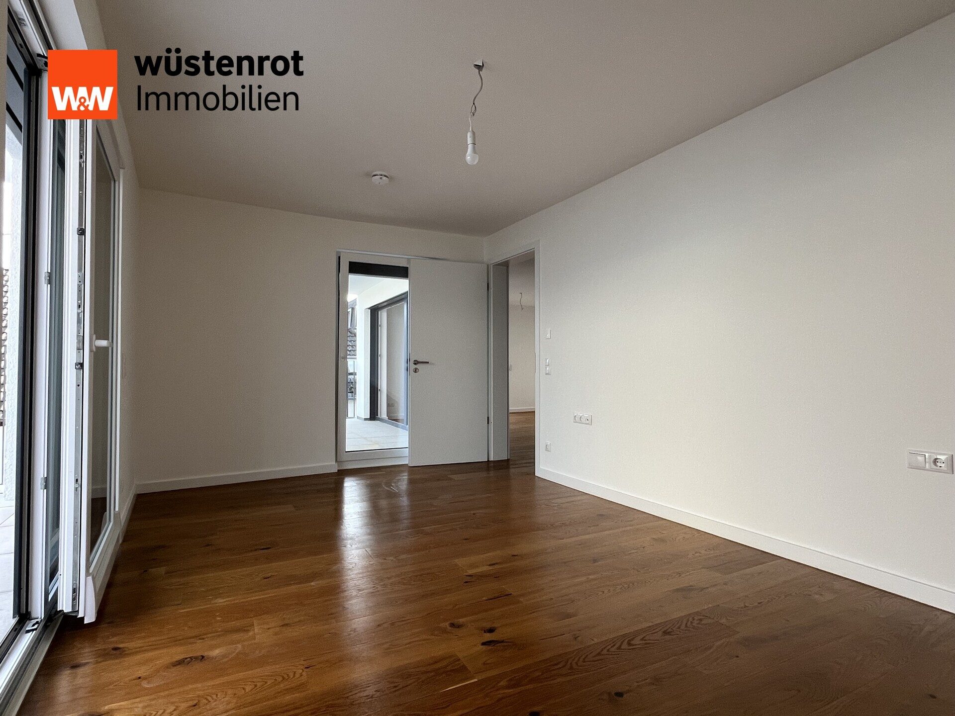 Immobilienangebot - Oberursel - Alle - Erstbezug im KfW-40-Haus: Moderne 3-Zimmer-Wohnung mit Balkon und Terrasse I Fußbodenheiz. I Parkett