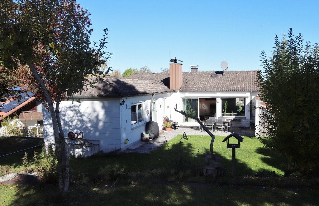 Immobilienangebot - Waltenhofen - Alle - Einfamilienhaus mit viel Platz, Garage und Stellplätzen