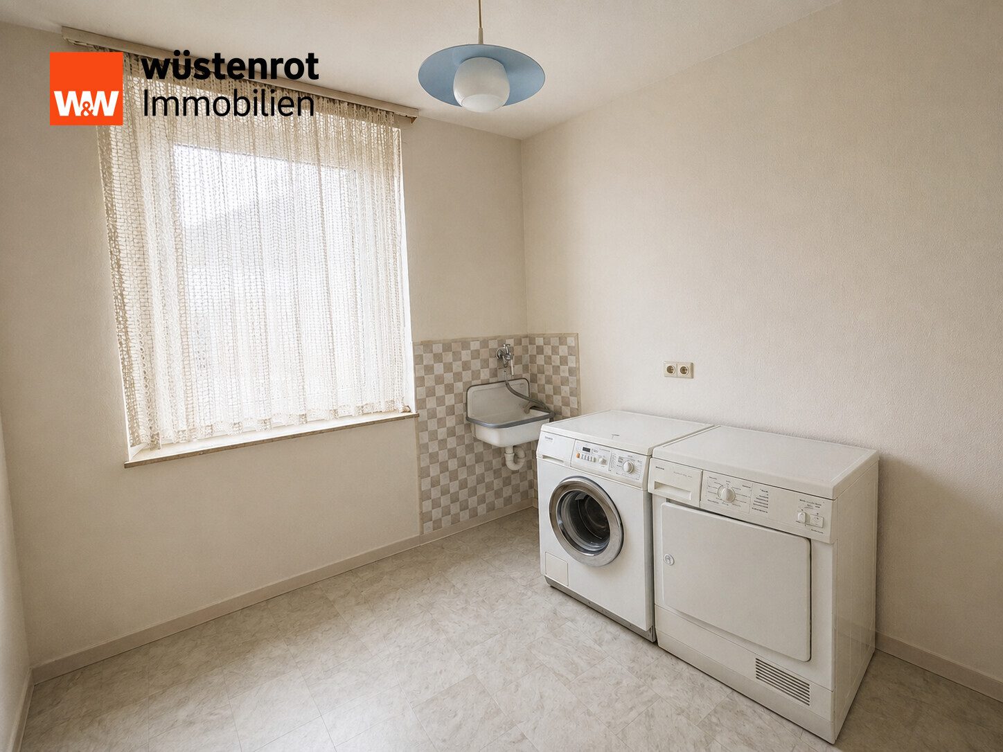 Immobilienangebot - Solingen - Alle - Großzügiges Stadthaus mit Garten in zentraler Lage – perfekt für Familien oder Kapitalanleger