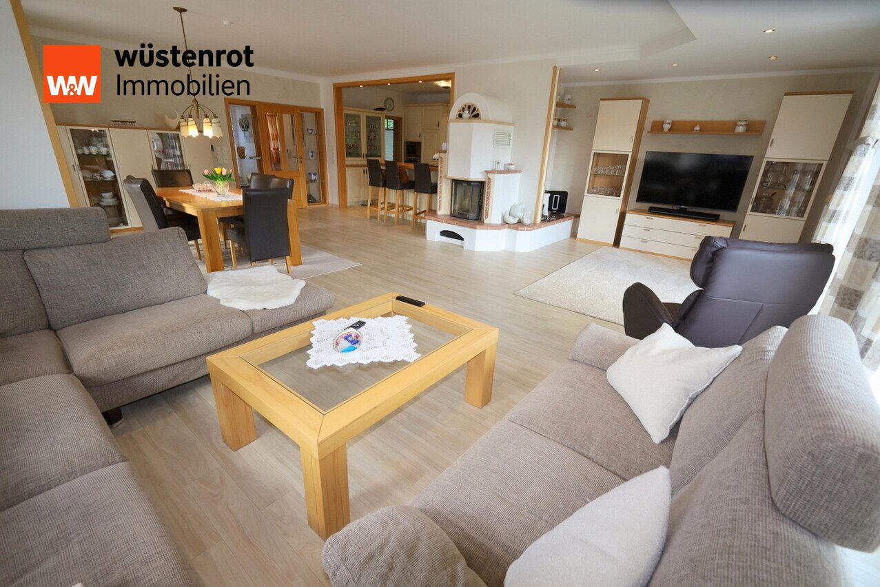 Immobilienangebot - Friesoythe / Ahrensdorf - Alle - Wohnen direkt am Küstenkanal! EFH mit ELW und vielen Highlights auf großem Grundstück