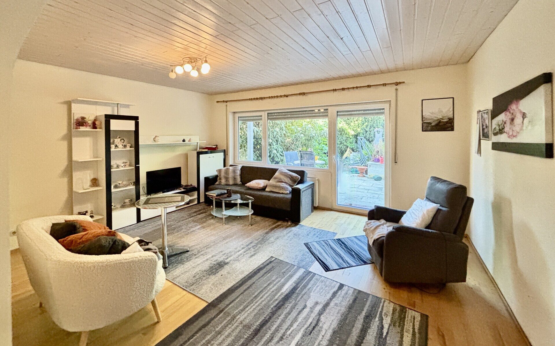 Immobilienangebot - Wolpertswende - Alle - 3,5 Zimmer Erdgeschosswohnung mit Garten in ruhiger Wohnlage
