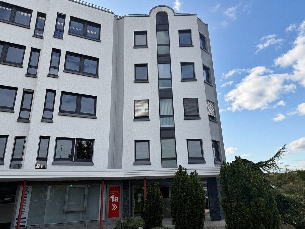 Immobilienangebot - Böblingen - Alle - Attraktive Büroimmobilie in Böblingen-Hulb – 2.301 m² Mietfläche mit direkter Anbindung an A81/B14
