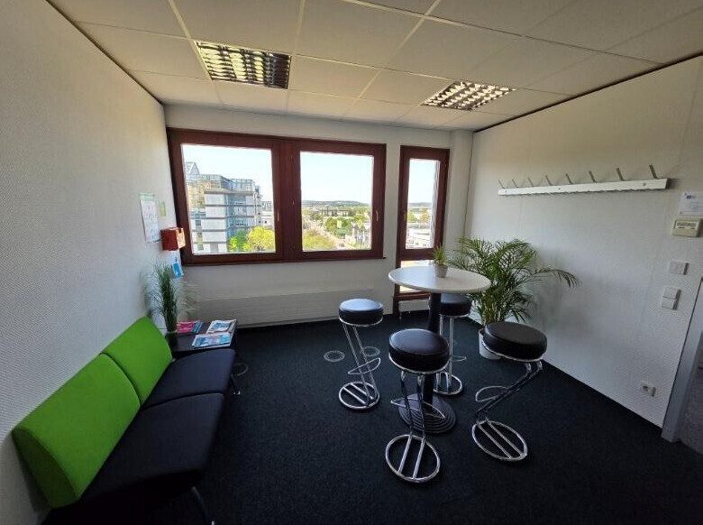 Immobilienangebot - Böblingen - Alle - Attraktive Büroimmobilie in Böblingen-Hulb – 2.301 m² Mietfläche mit direkter Anbindung an A81/B14