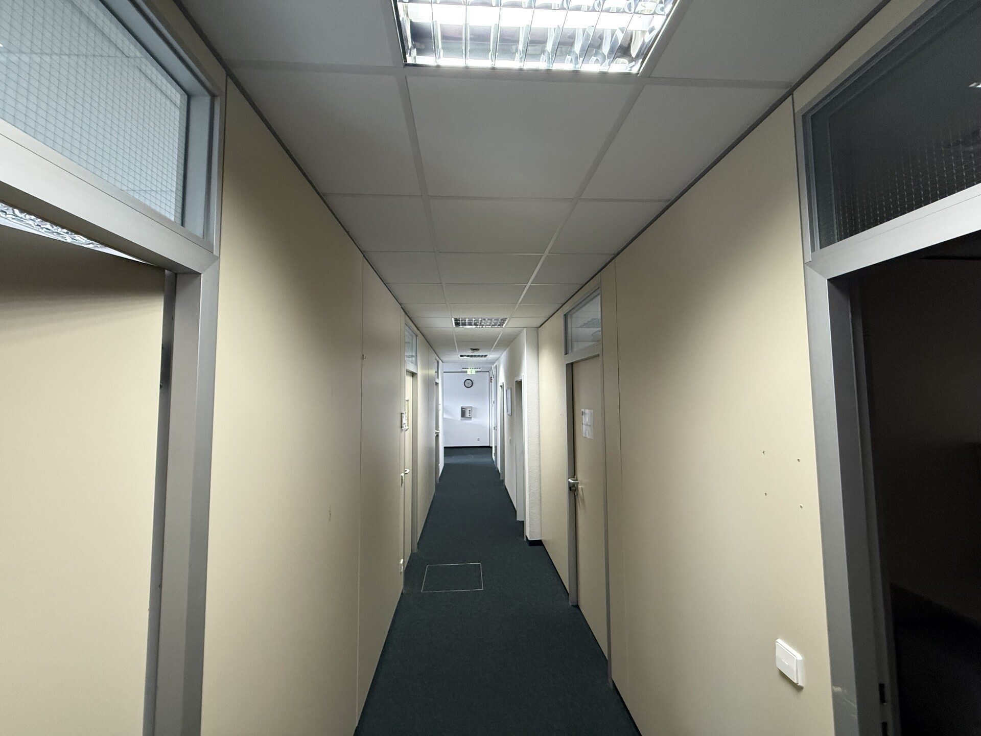 Immobilienangebot - Böblingen - Alle - Attraktive Büroimmobilie in Böblingen-Hulb – 2.301 m² Mietfläche mit direkter Anbindung an A81/B14