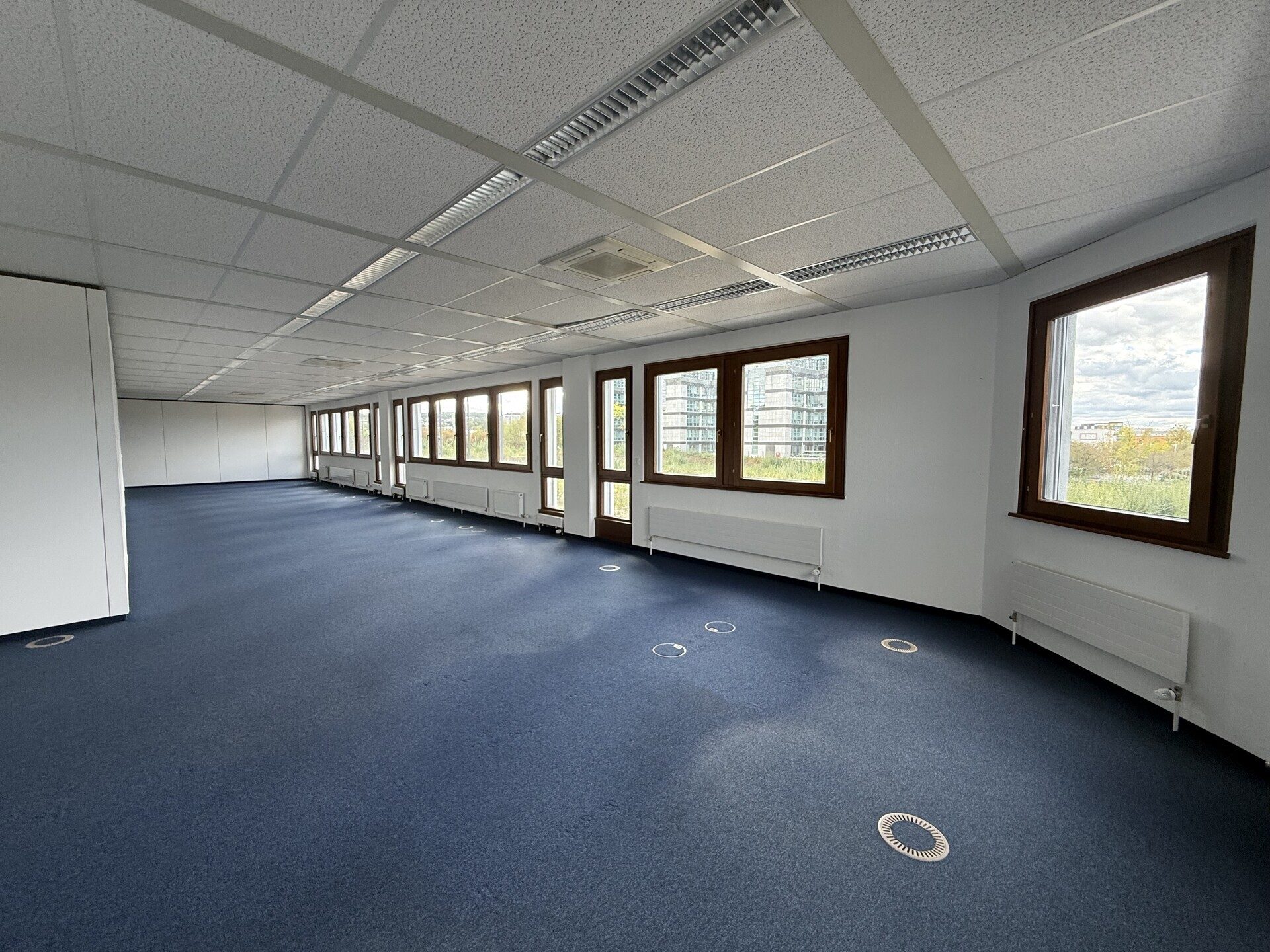 Immobilienangebot - Böblingen - Alle - Attraktive Büroimmobilie in Böblingen-Hulb – 2.301 m² Mietfläche mit direkter Anbindung an A81/B14