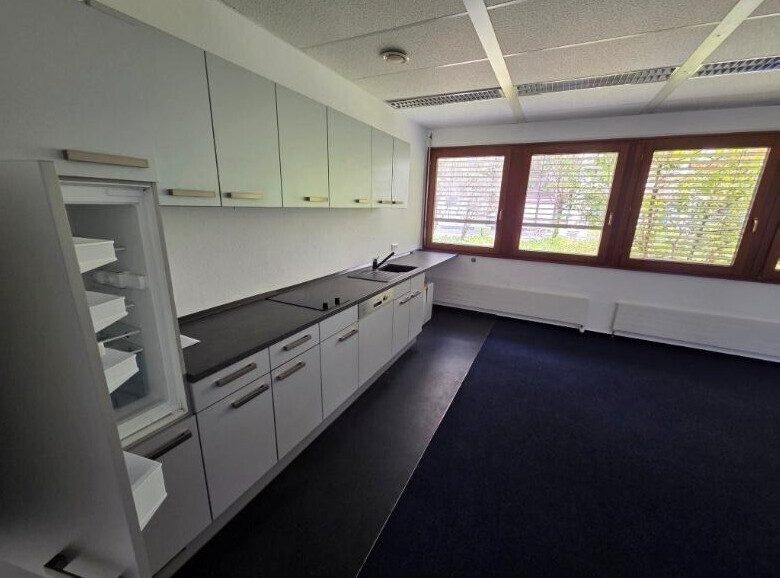 Immobilienangebot - Böblingen - Alle - Attraktive Büroimmobilie in Böblingen-Hulb – 2.301 m² Mietfläche mit direkter Anbindung an A81/B14